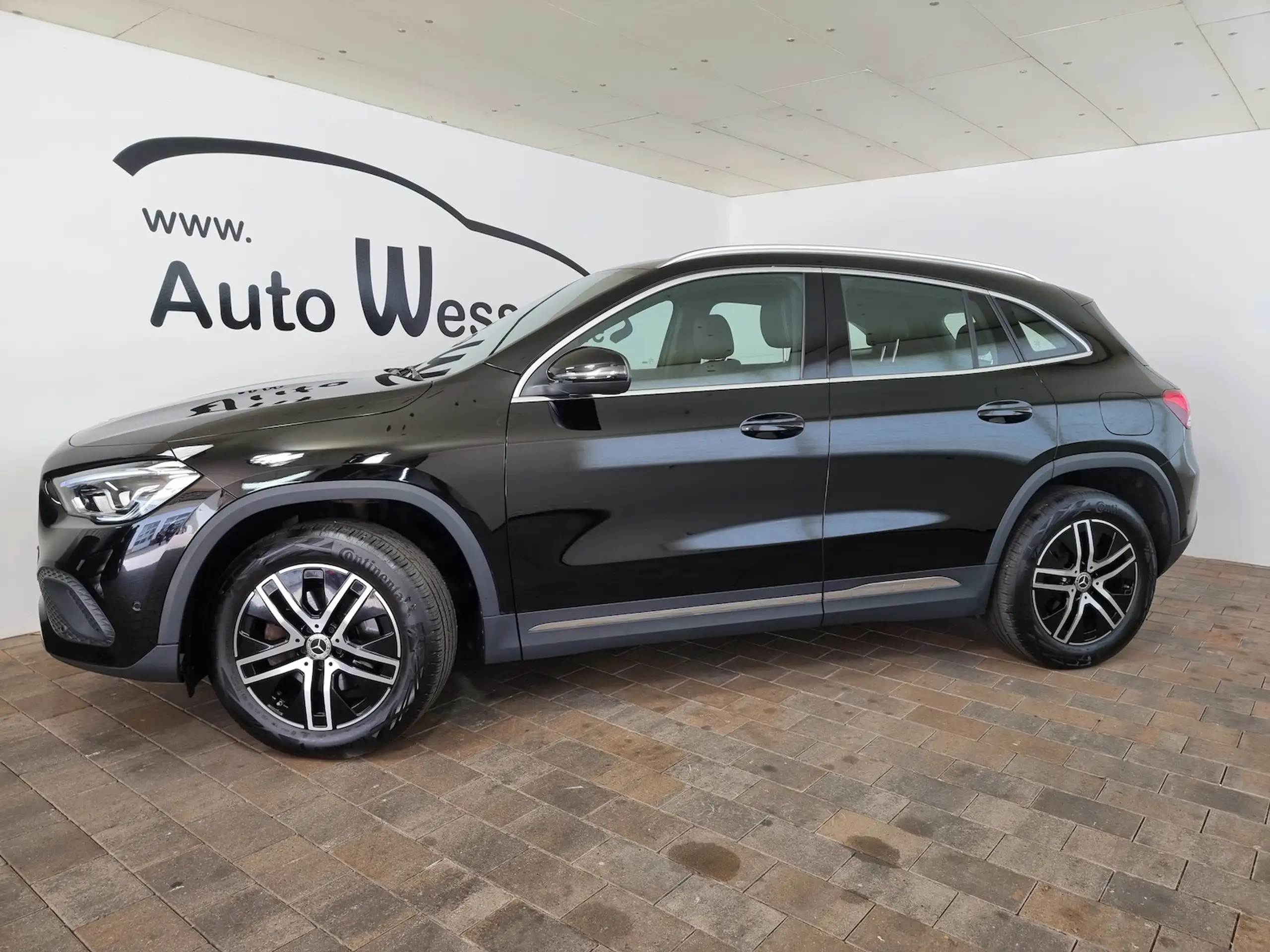 Mercedes-Benz - GLA 200