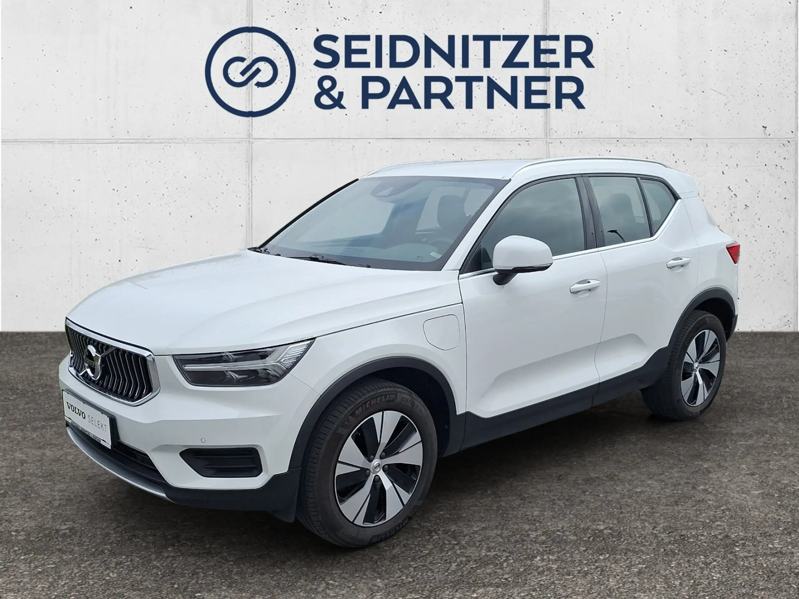 Volvo - XC40