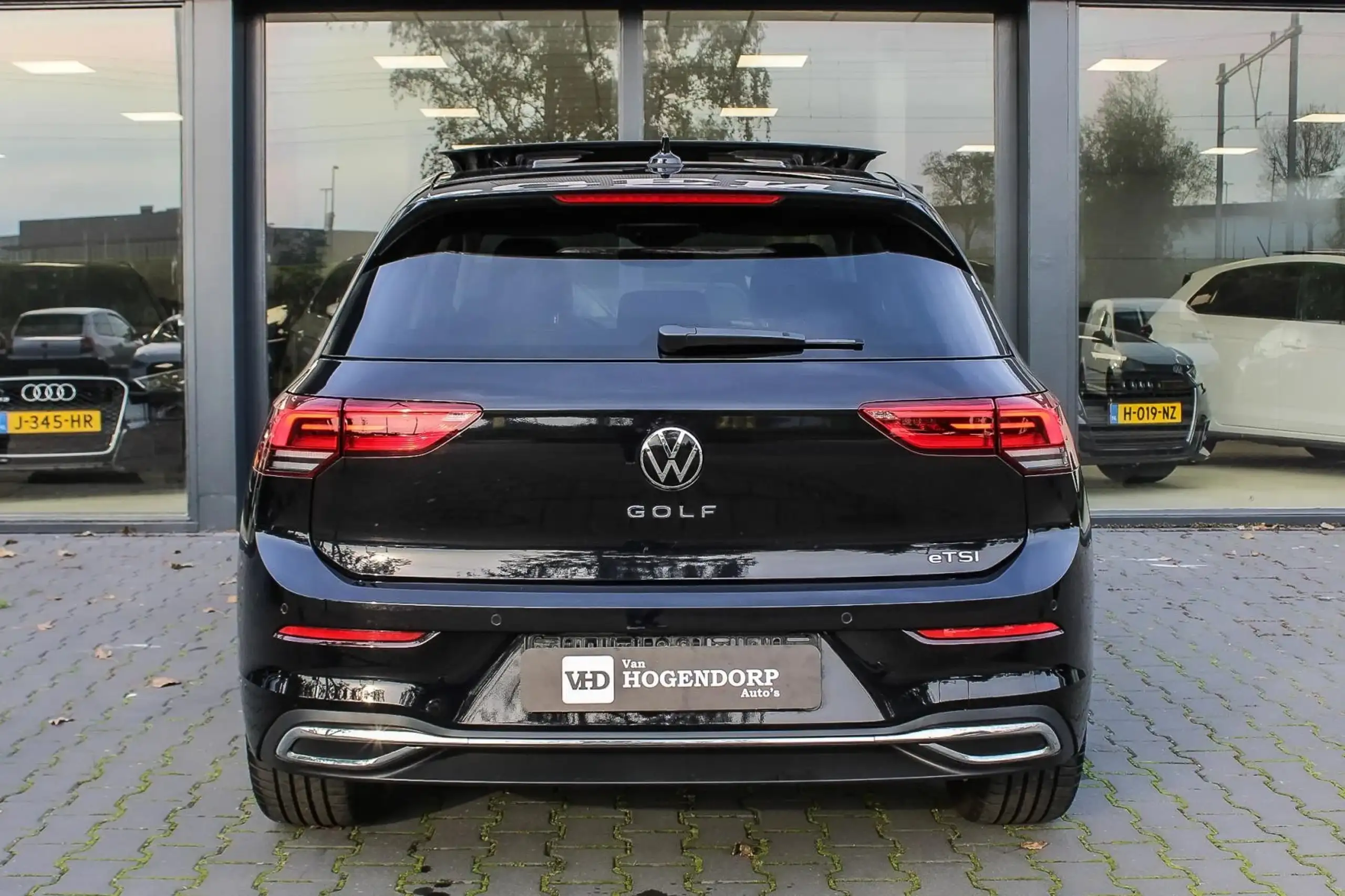 Volkswagen - Golf