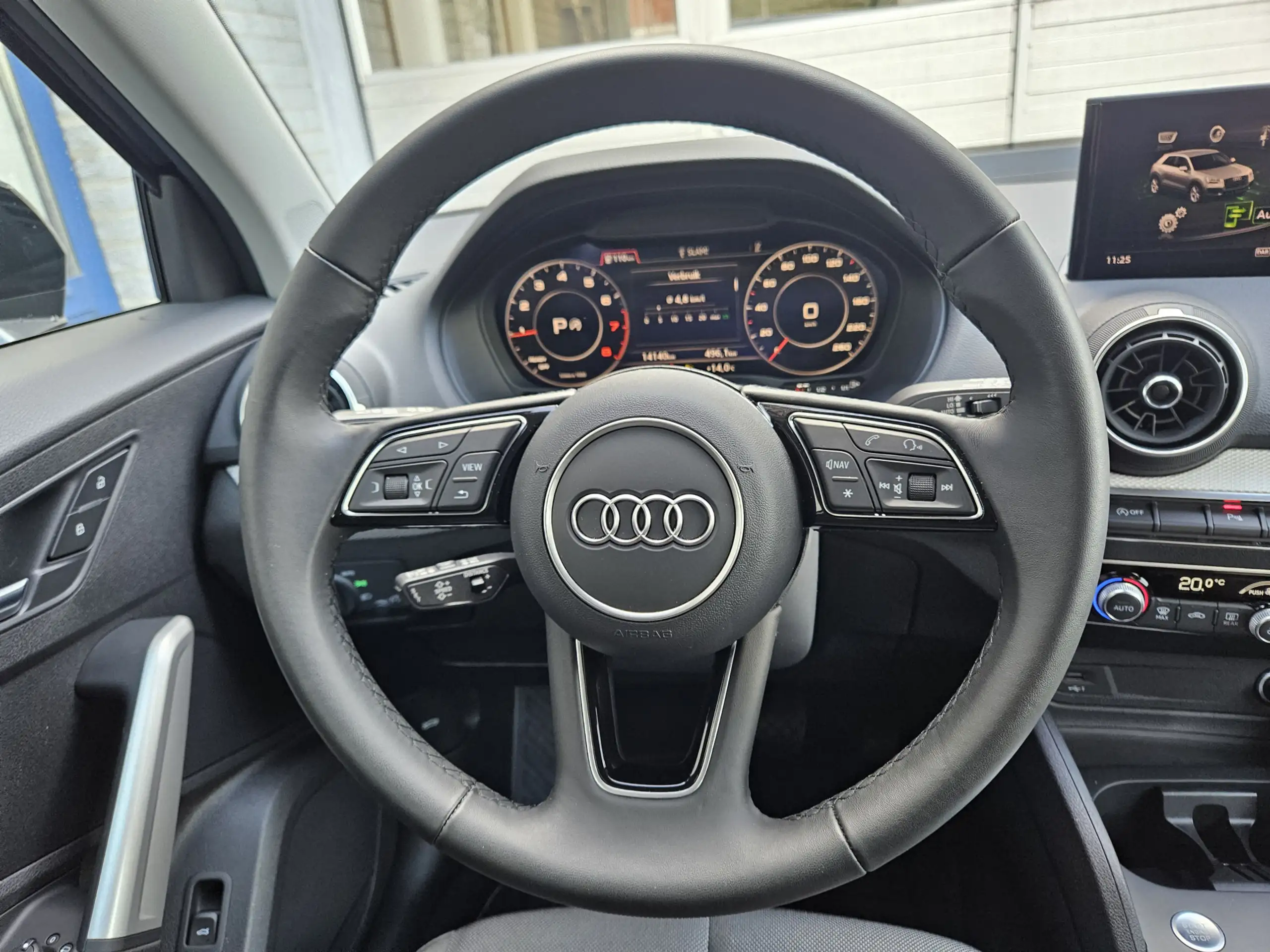 Audi - Q2