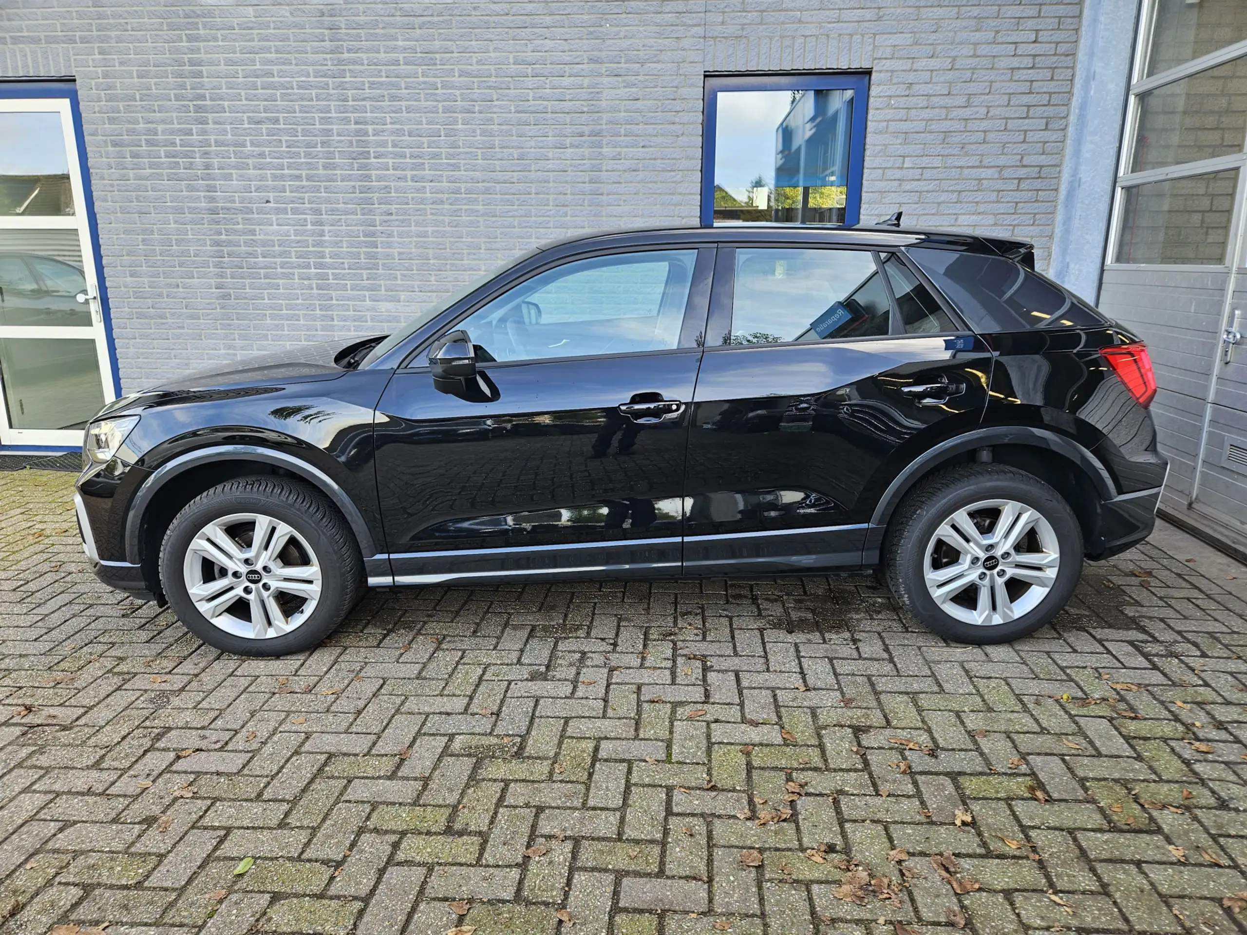 Audi - Q2