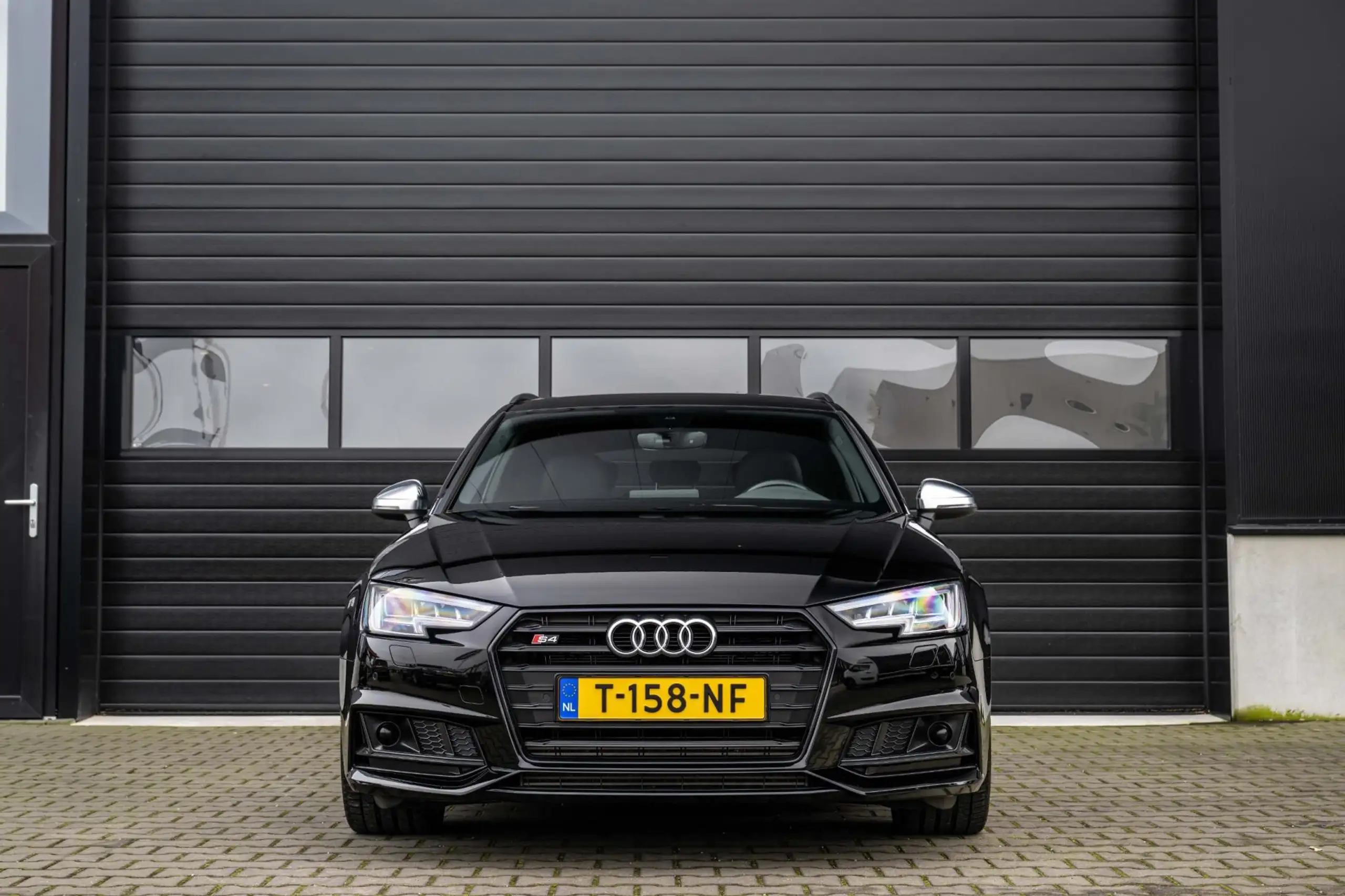 Audi - S4