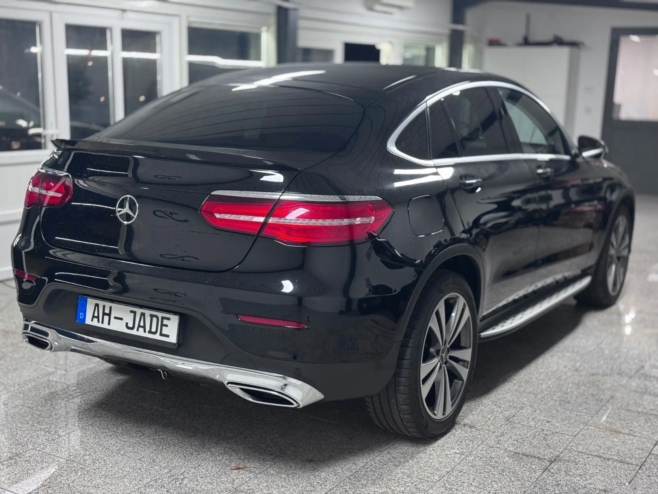 Mercedes-Benz - GLC 220