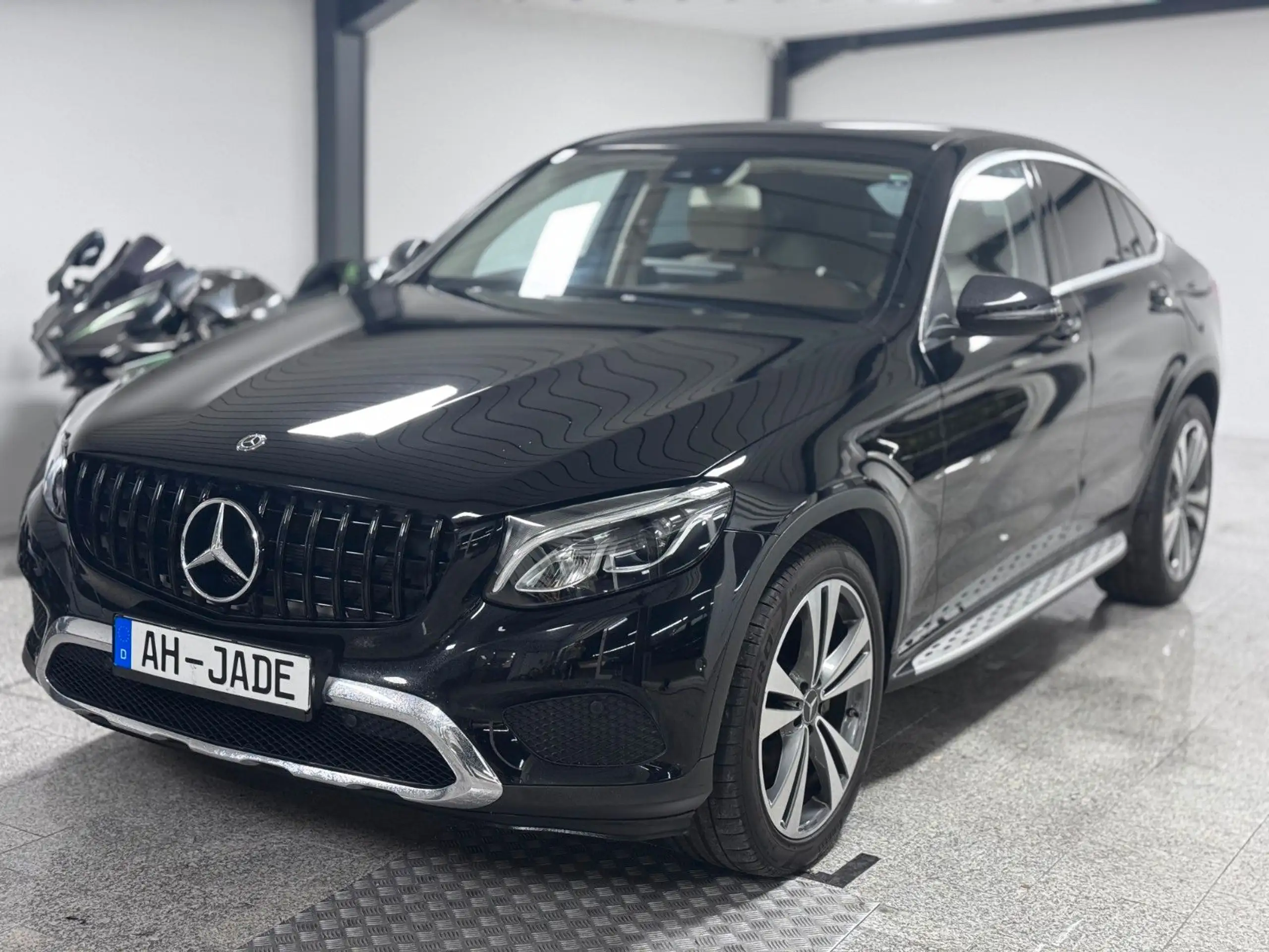 Mercedes-Benz - GLC 220