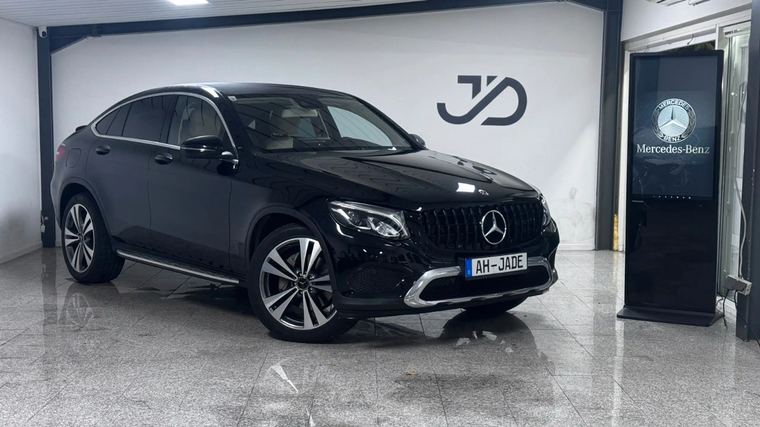 Mercedes-Benz - GLC 220