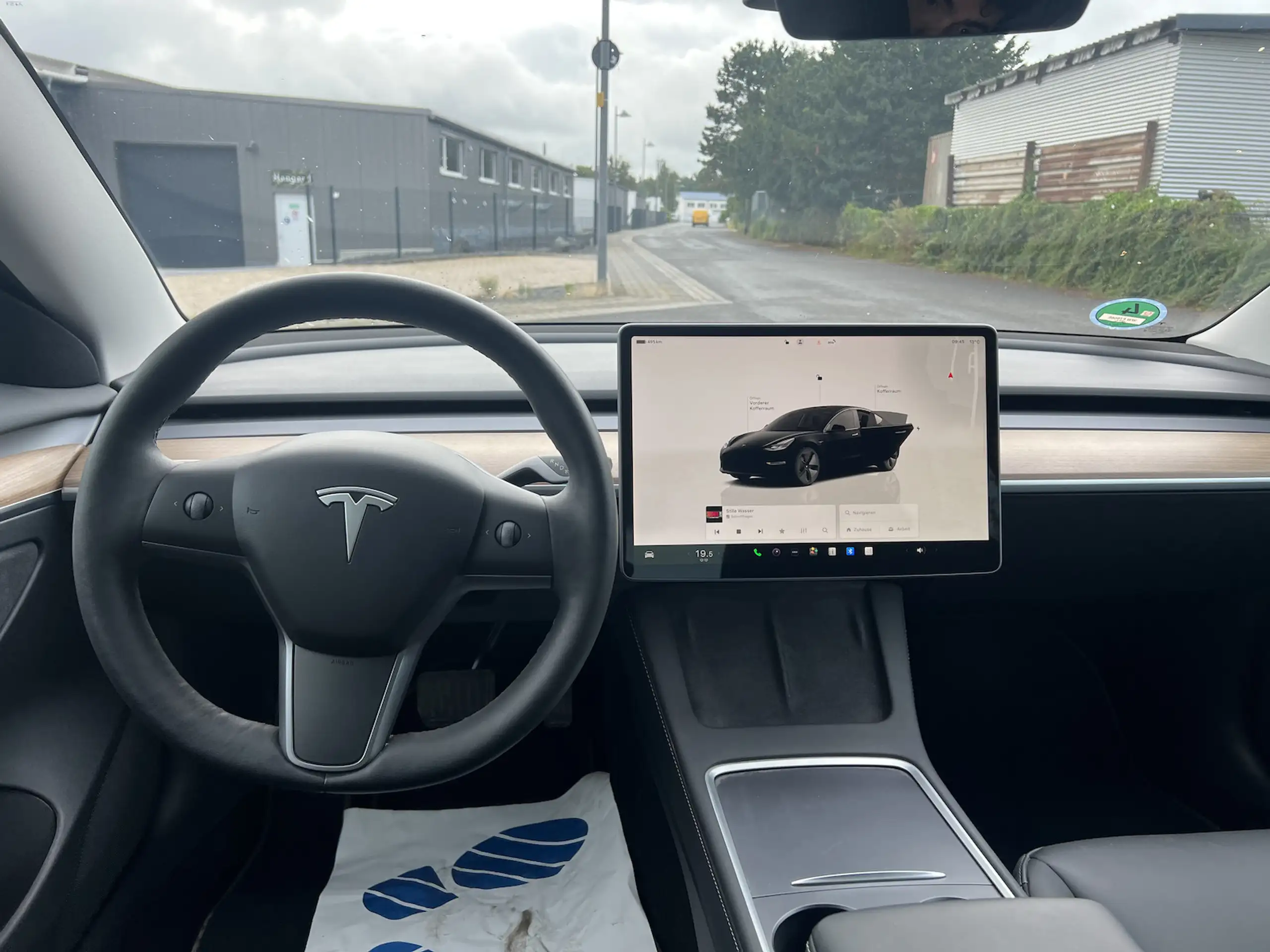 Tesla - Model 3