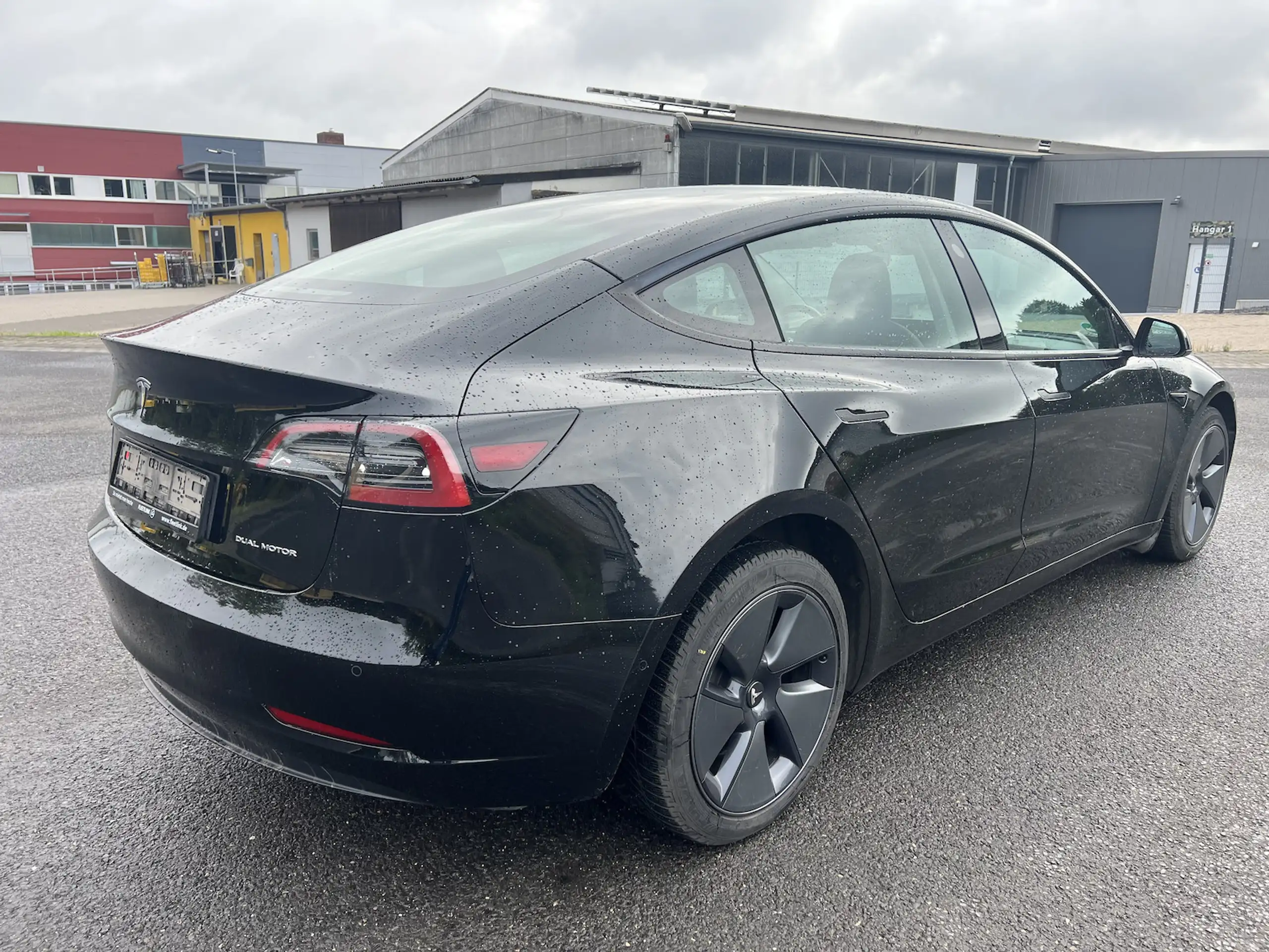 Tesla - Model 3