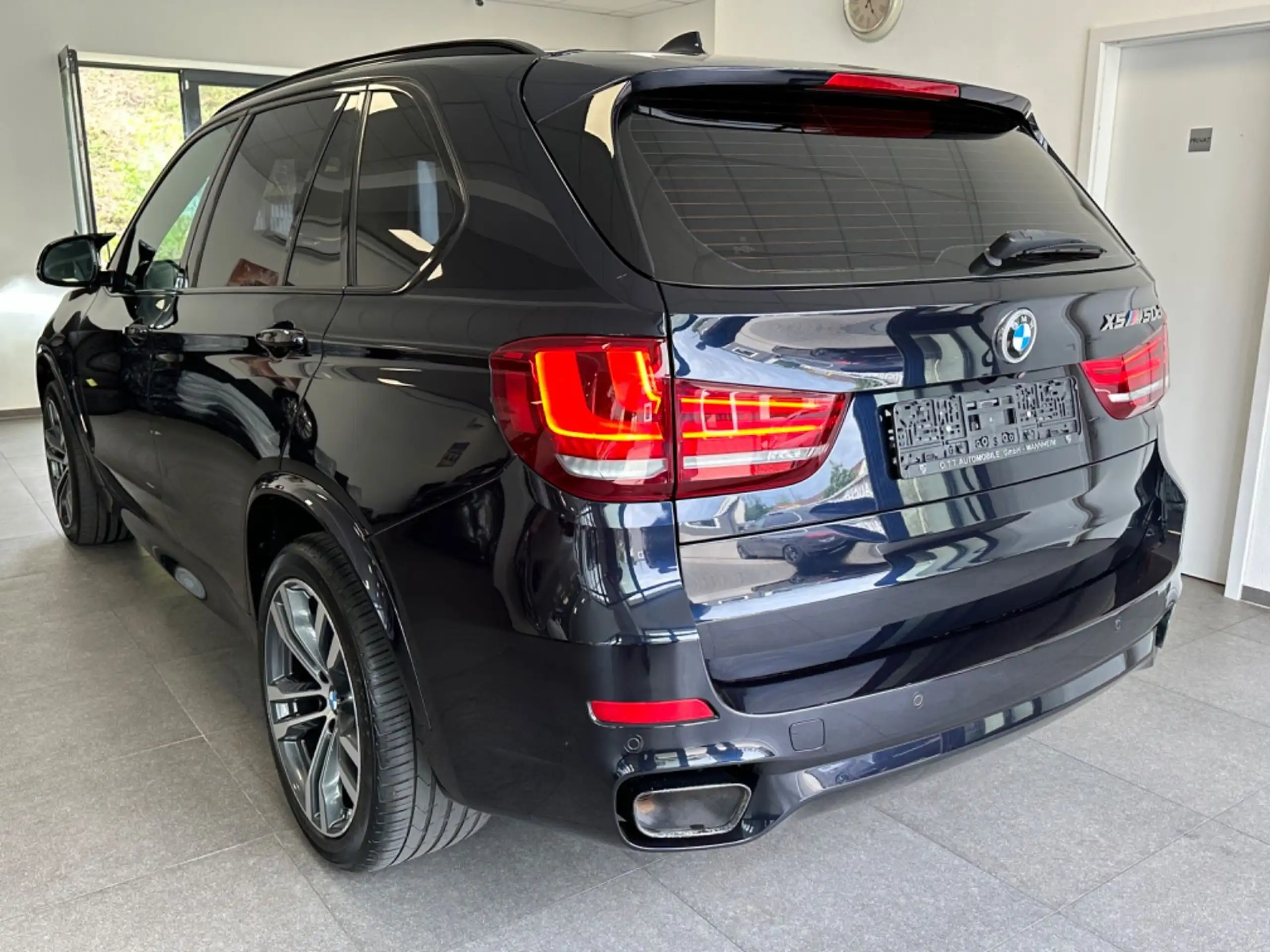 BMW - X5 M