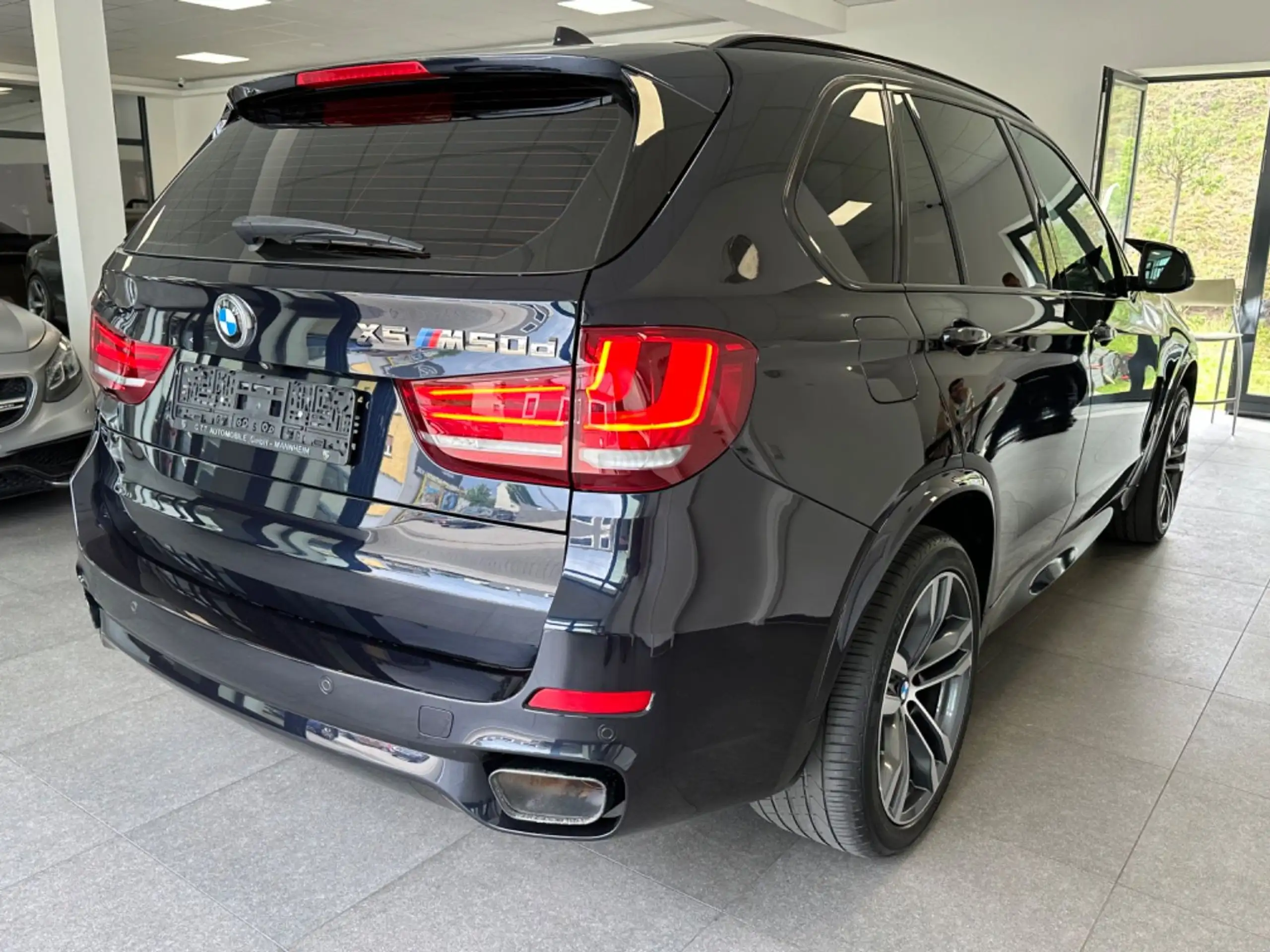 BMW - X5 M