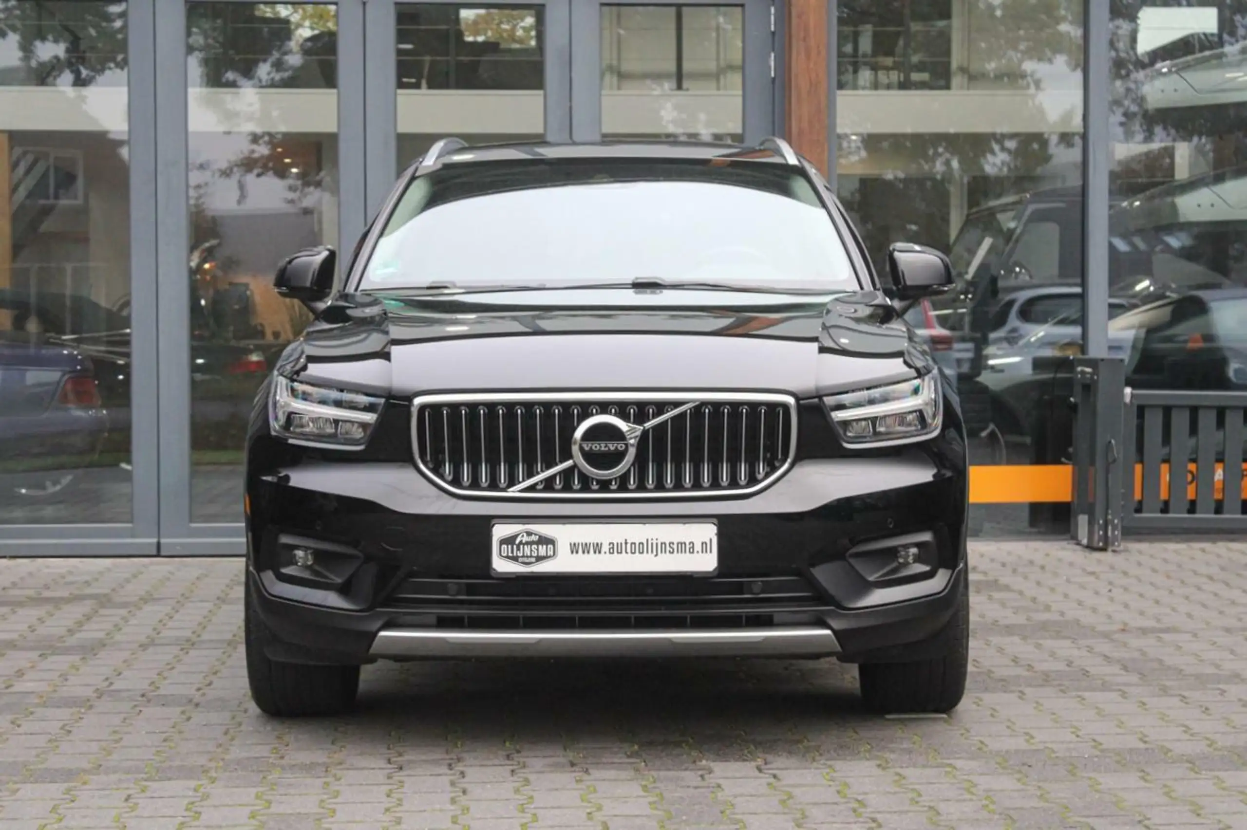 Volvo - XC40