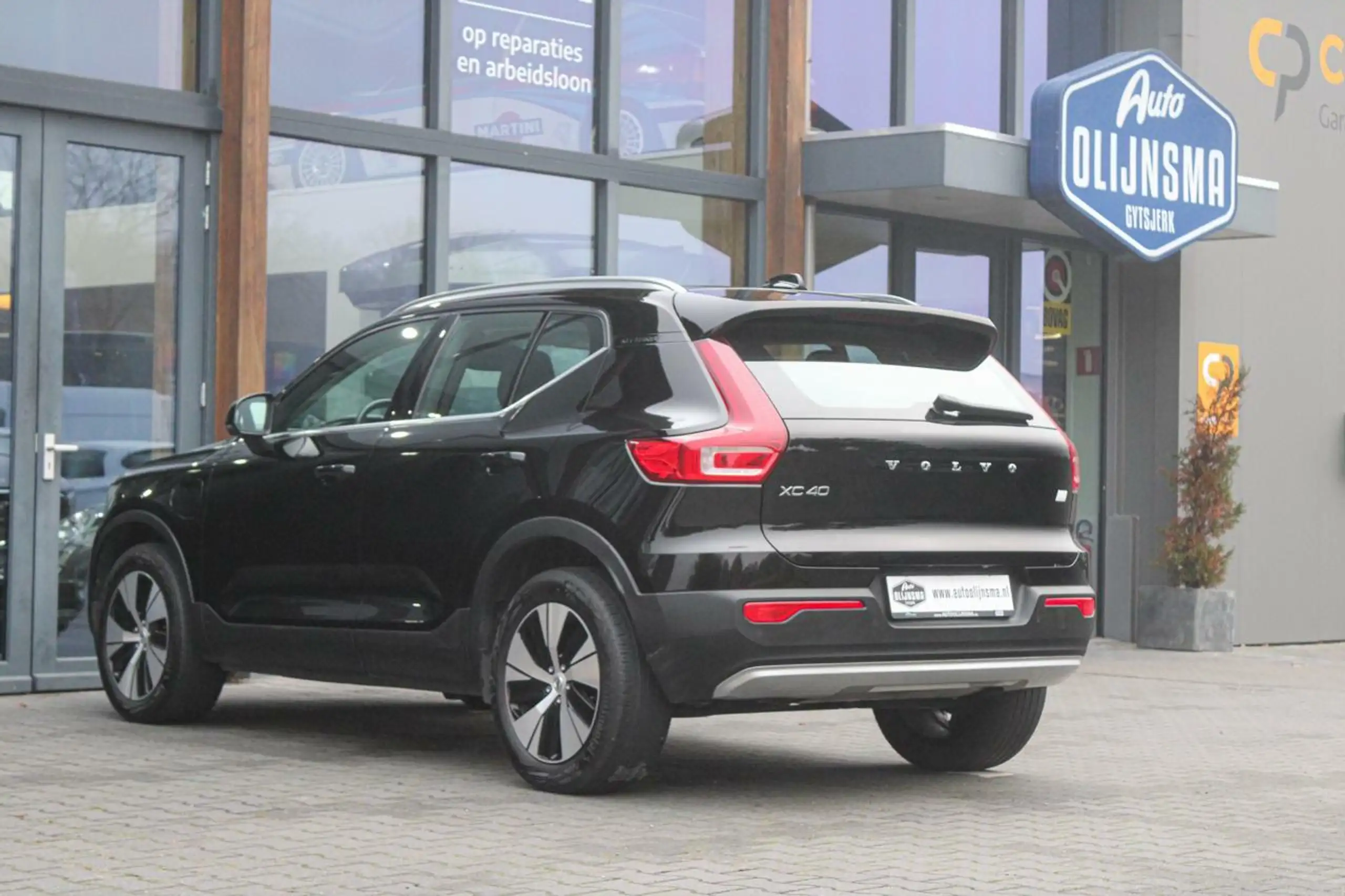 Volvo - XC40