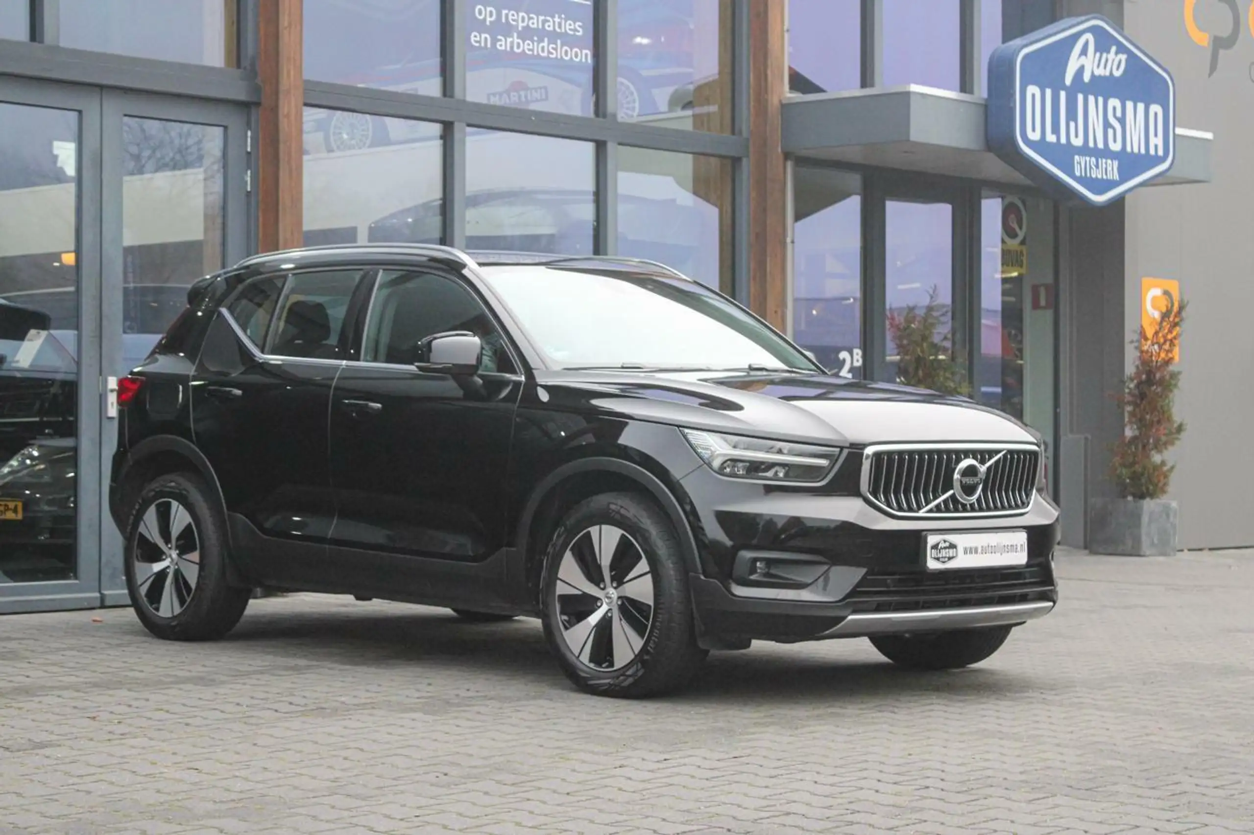 Volvo - XC40