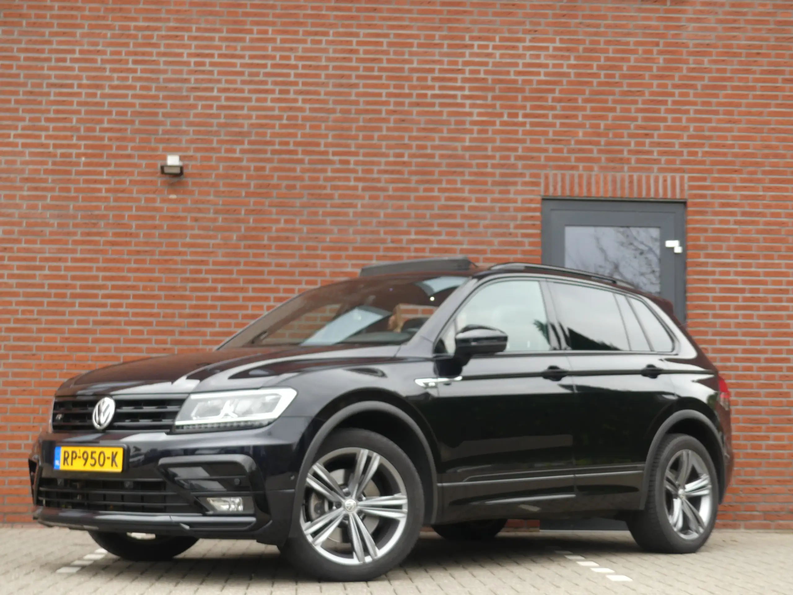 Volkswagen - Tiguan