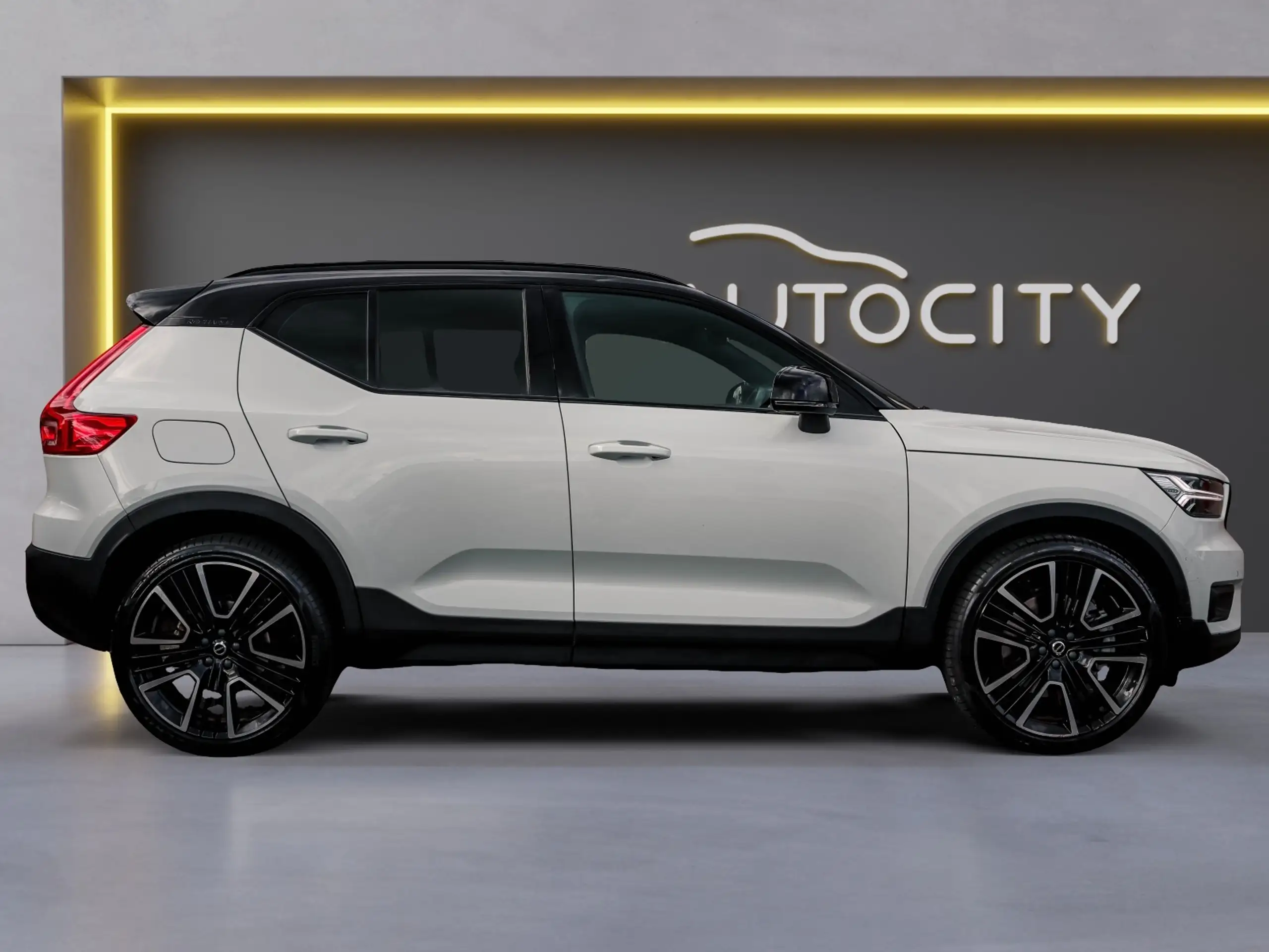 Volvo - XC40