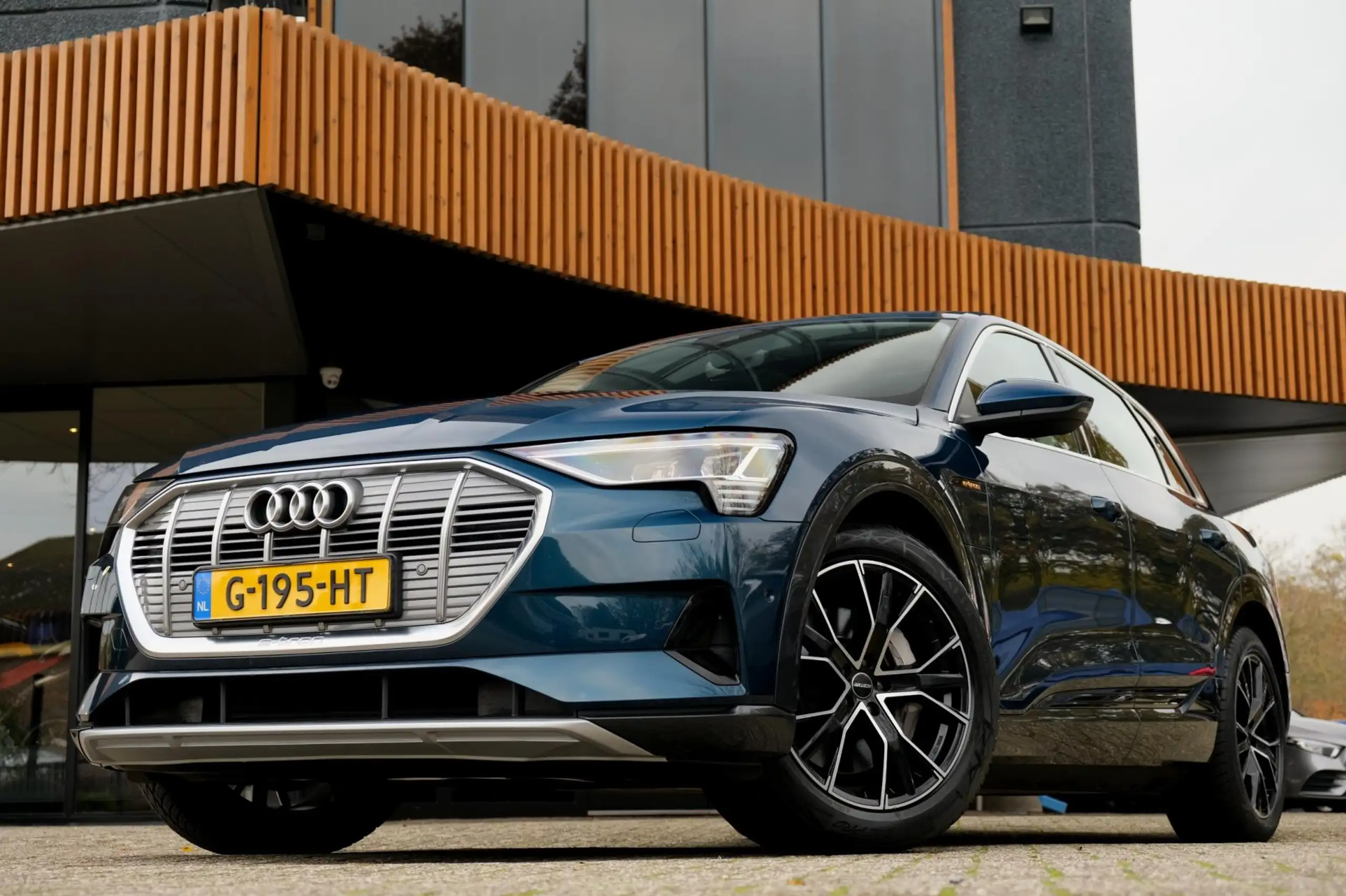 Audi - e-tron