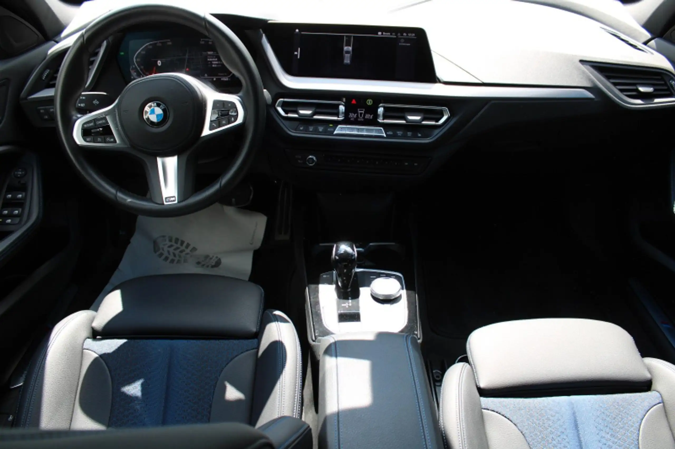 BMW - 118