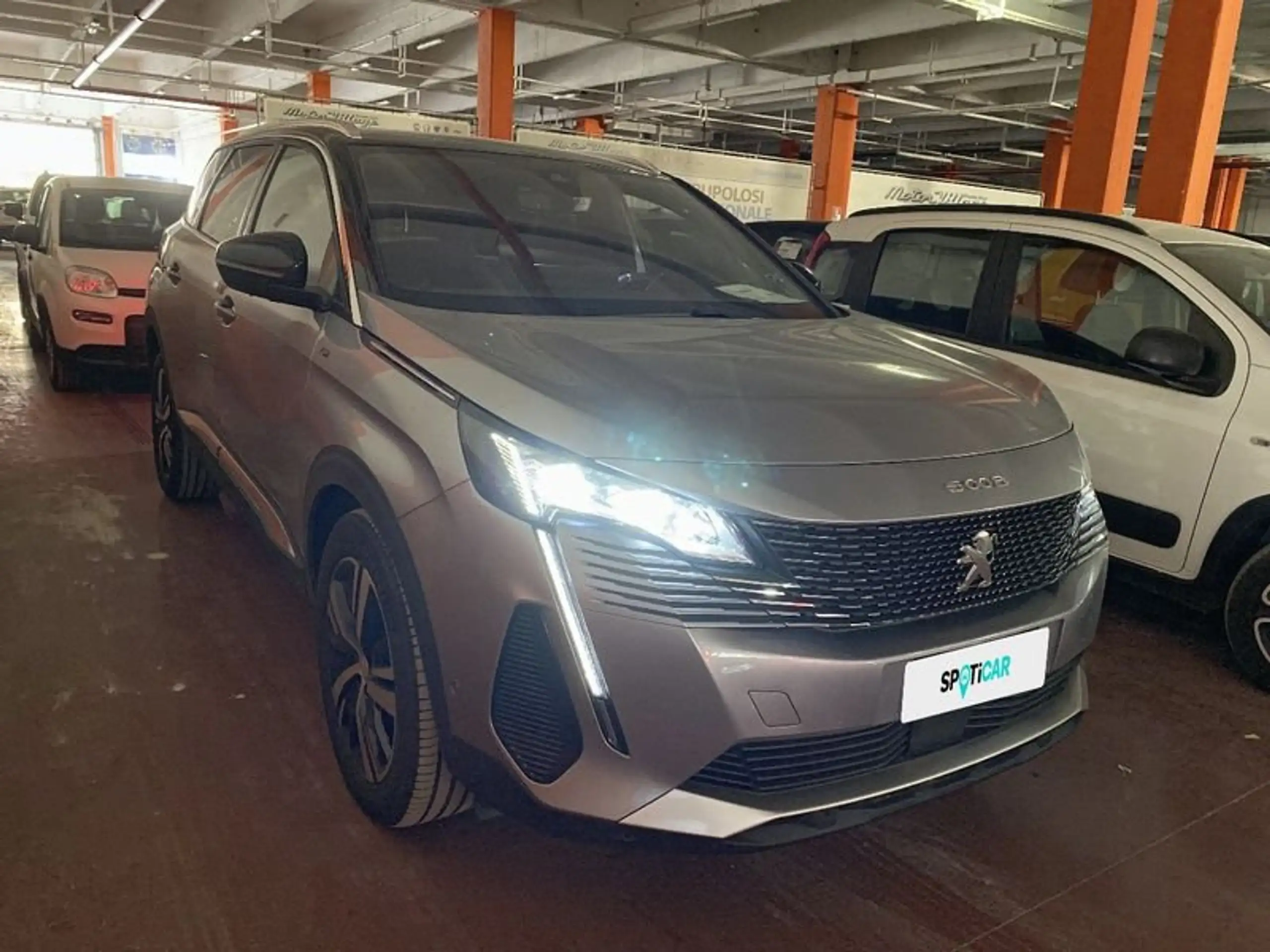 Peugeot - 5008