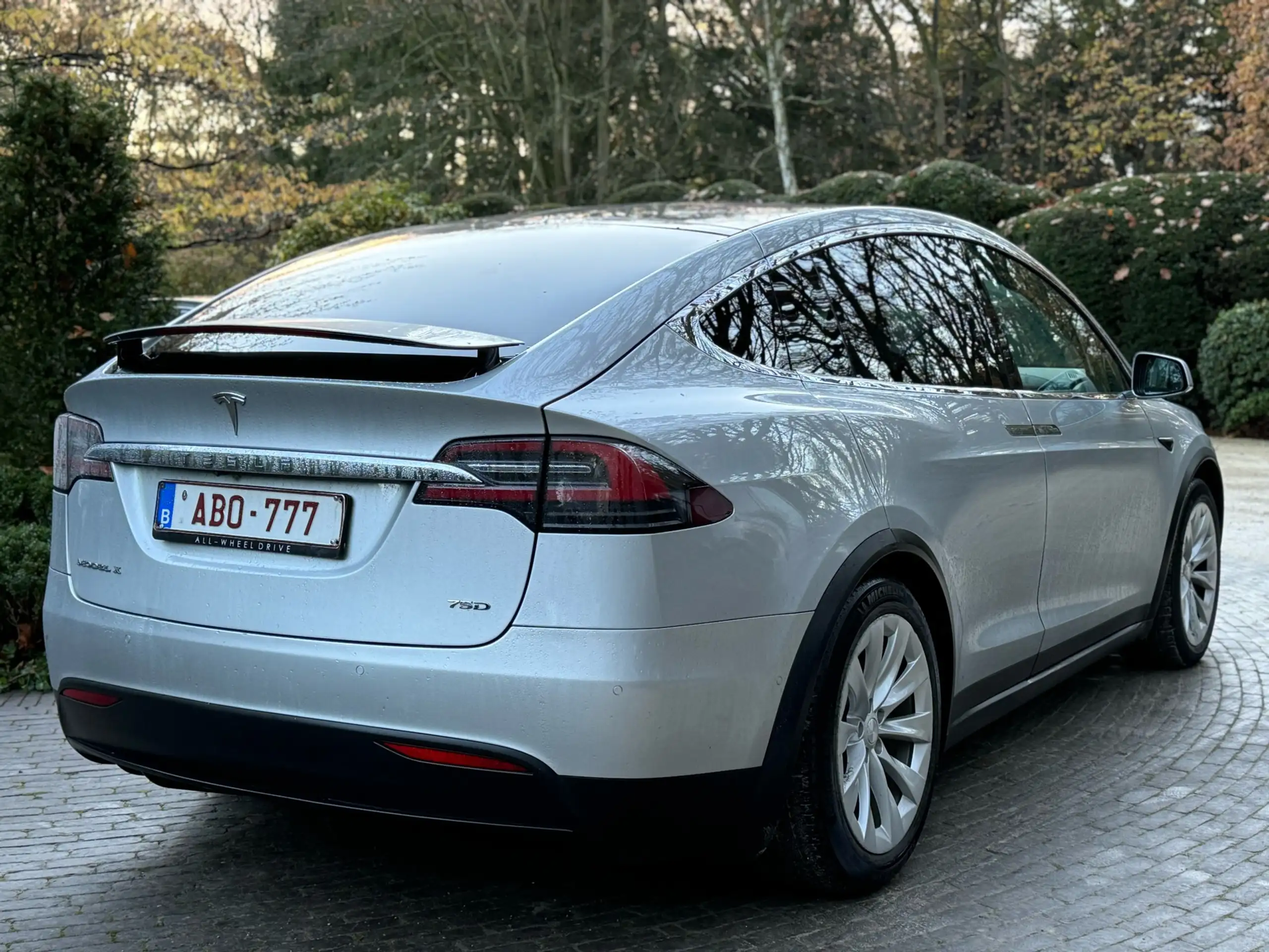 Tesla - Model X