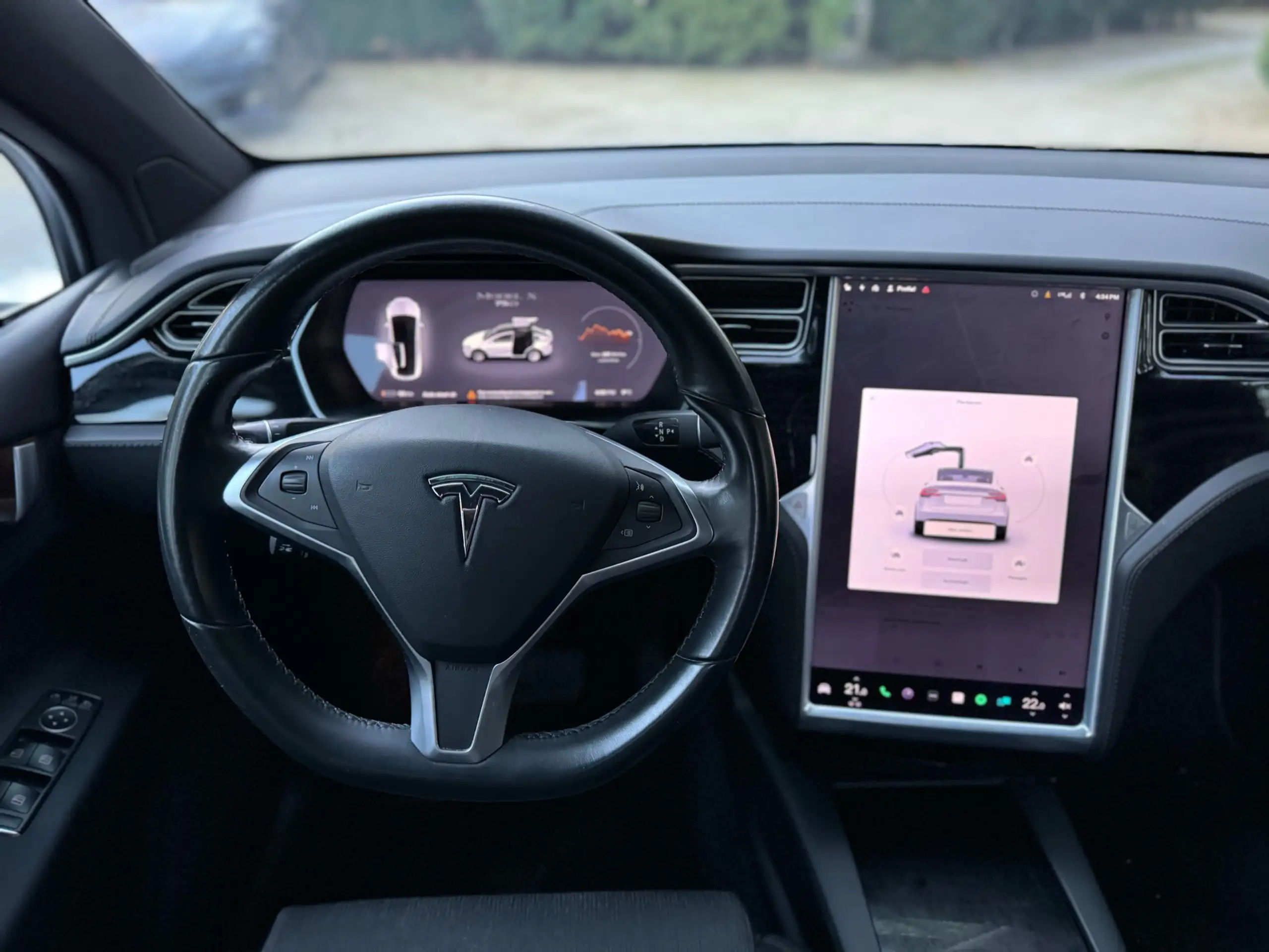 Tesla - Model X