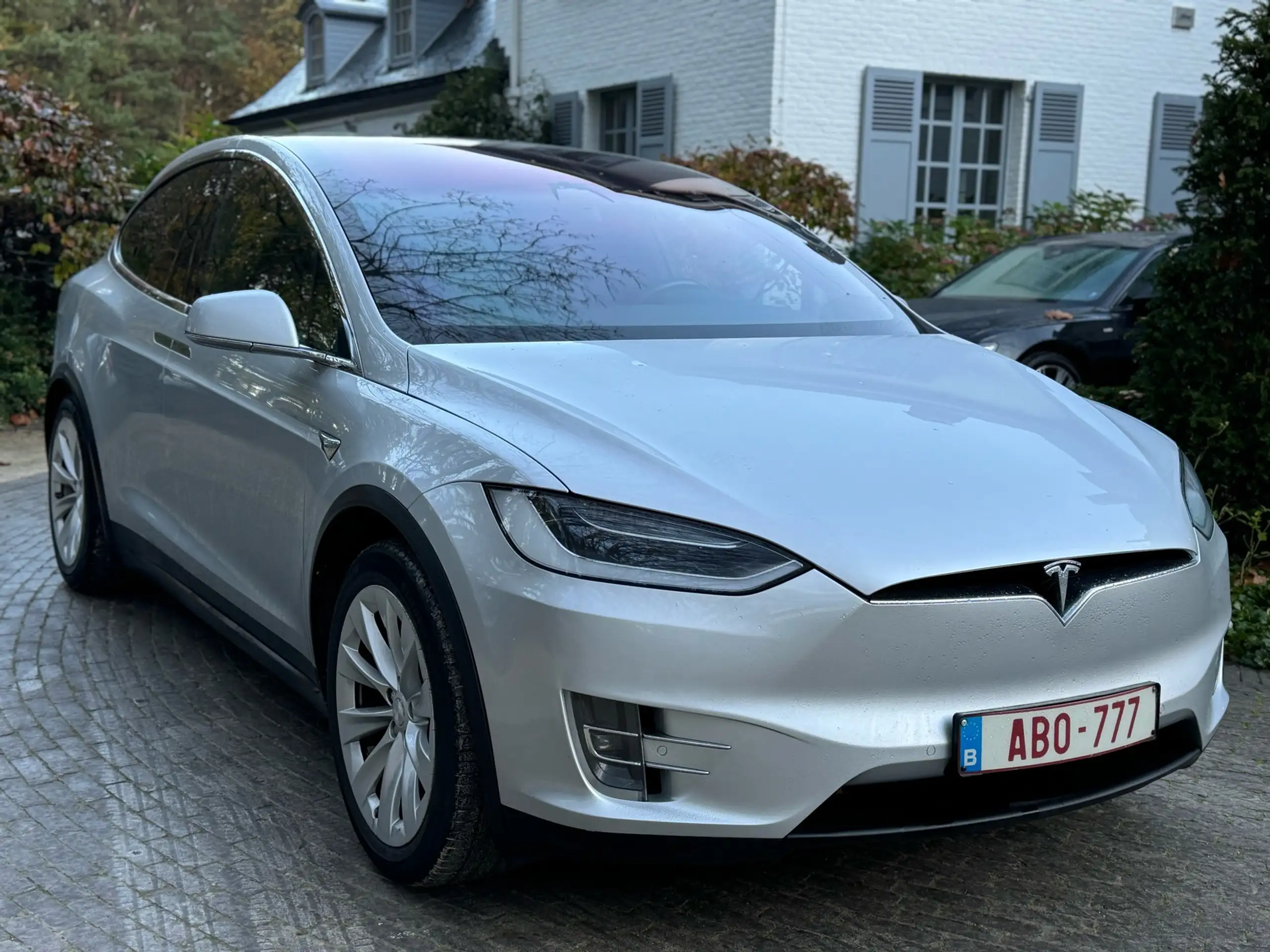 Tesla - Model X