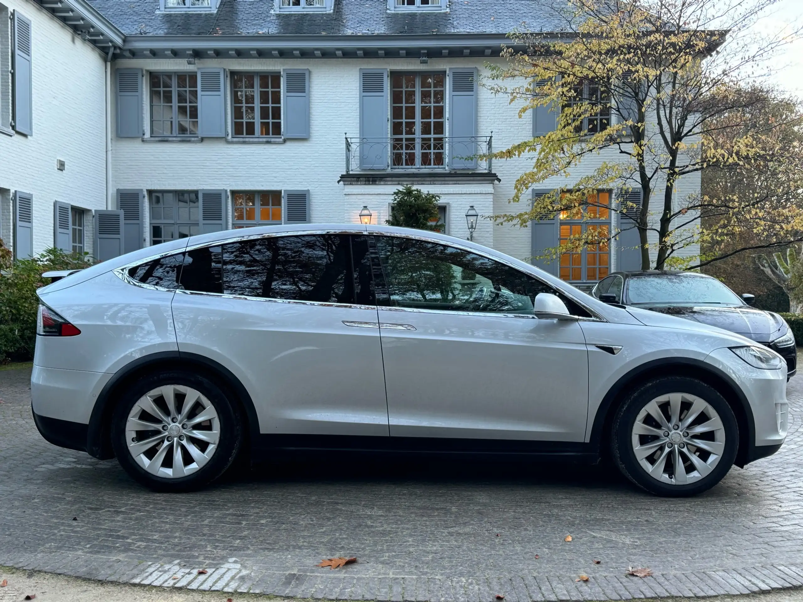 Tesla - Model X