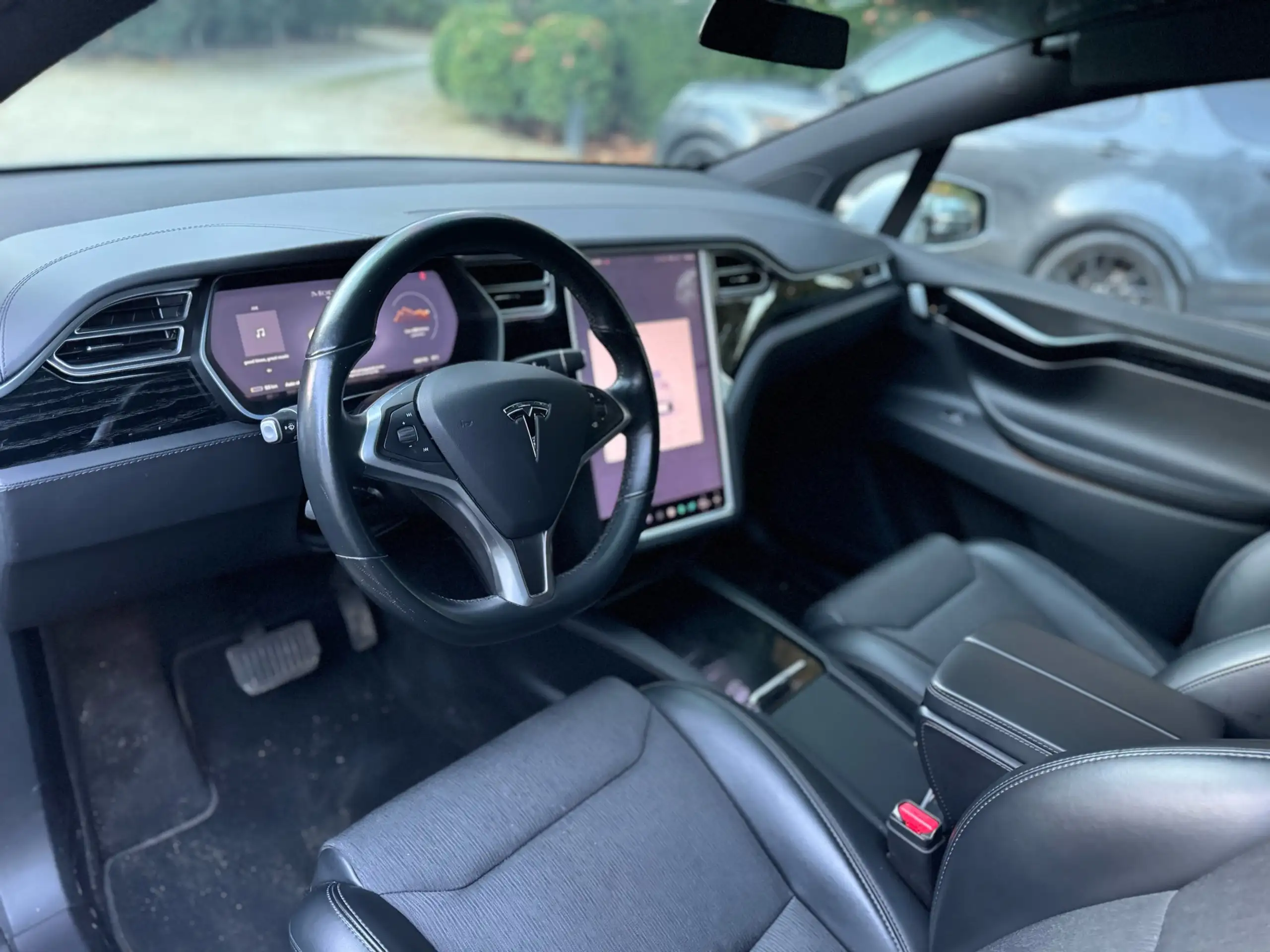 Tesla - Model X