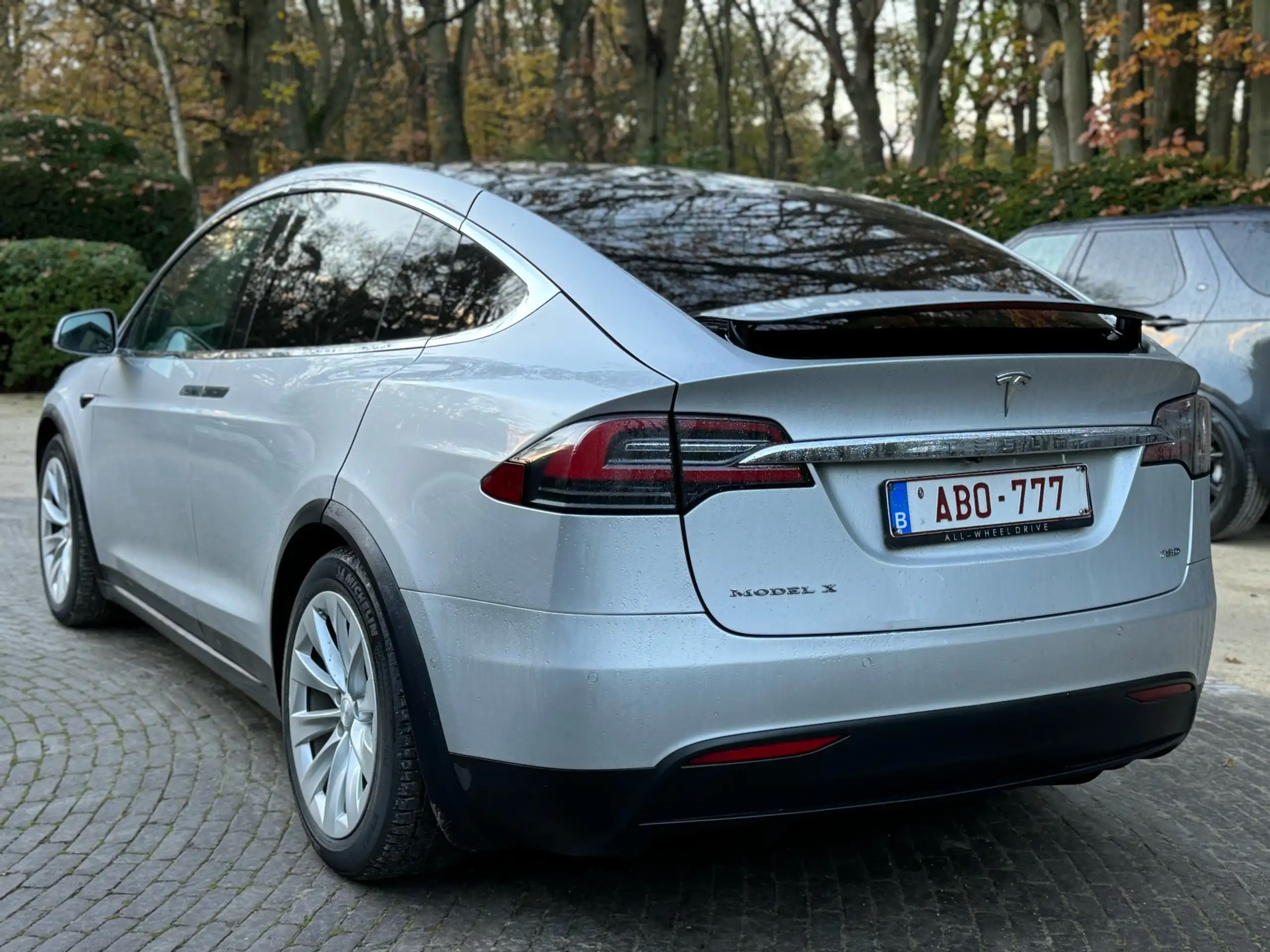 Tesla - Model X