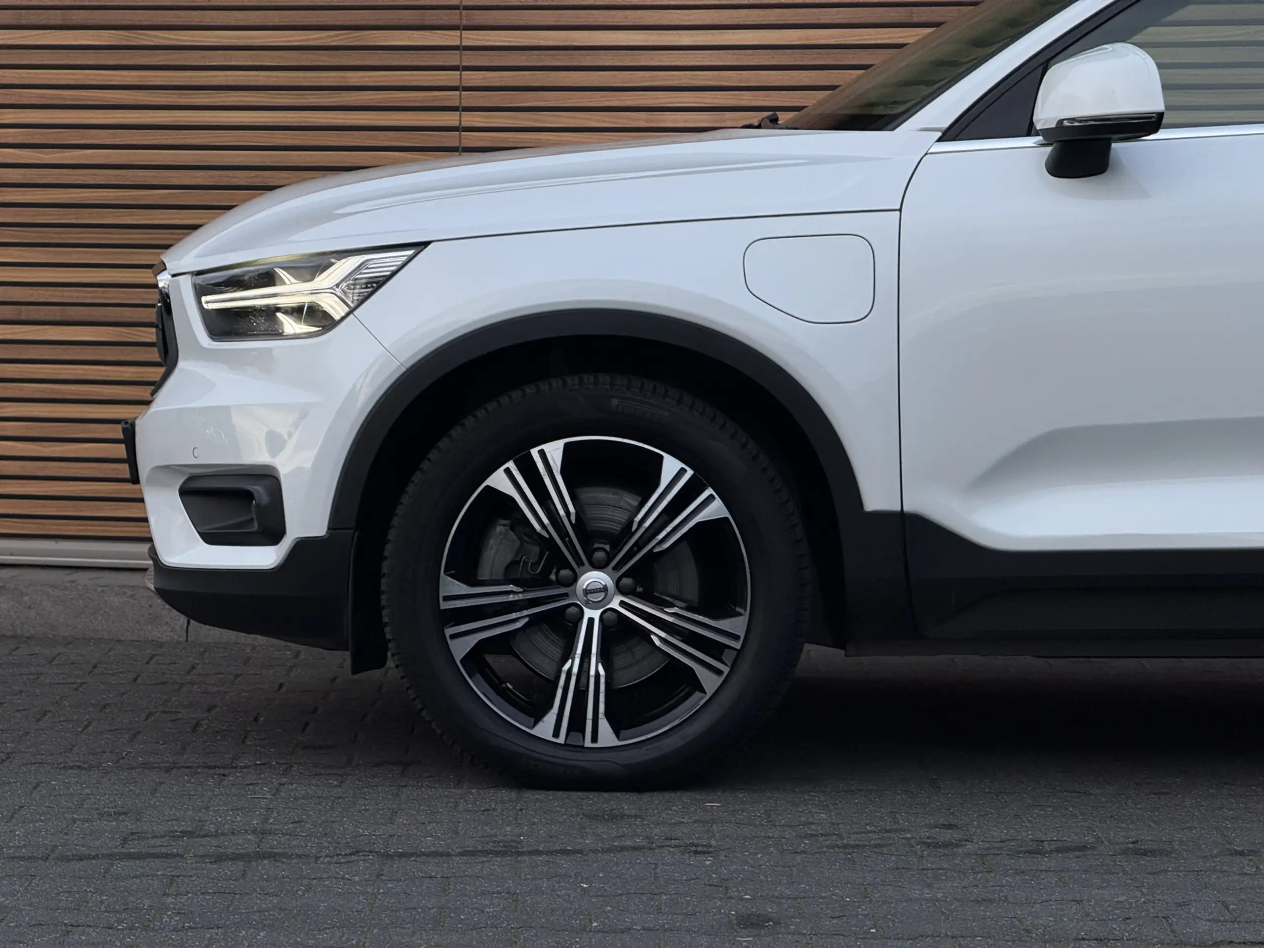 Volvo - XC40