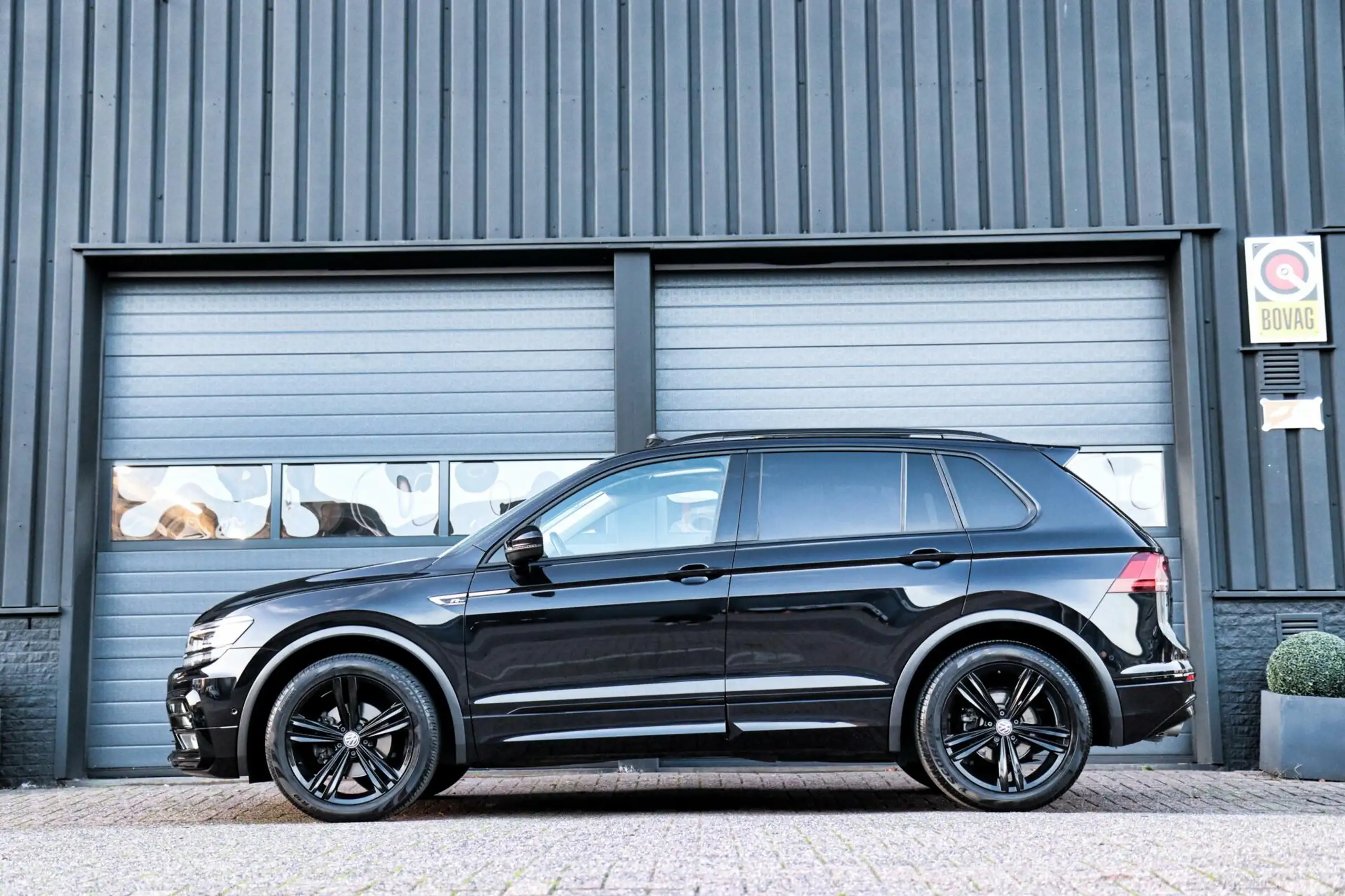 Volkswagen - Tiguan