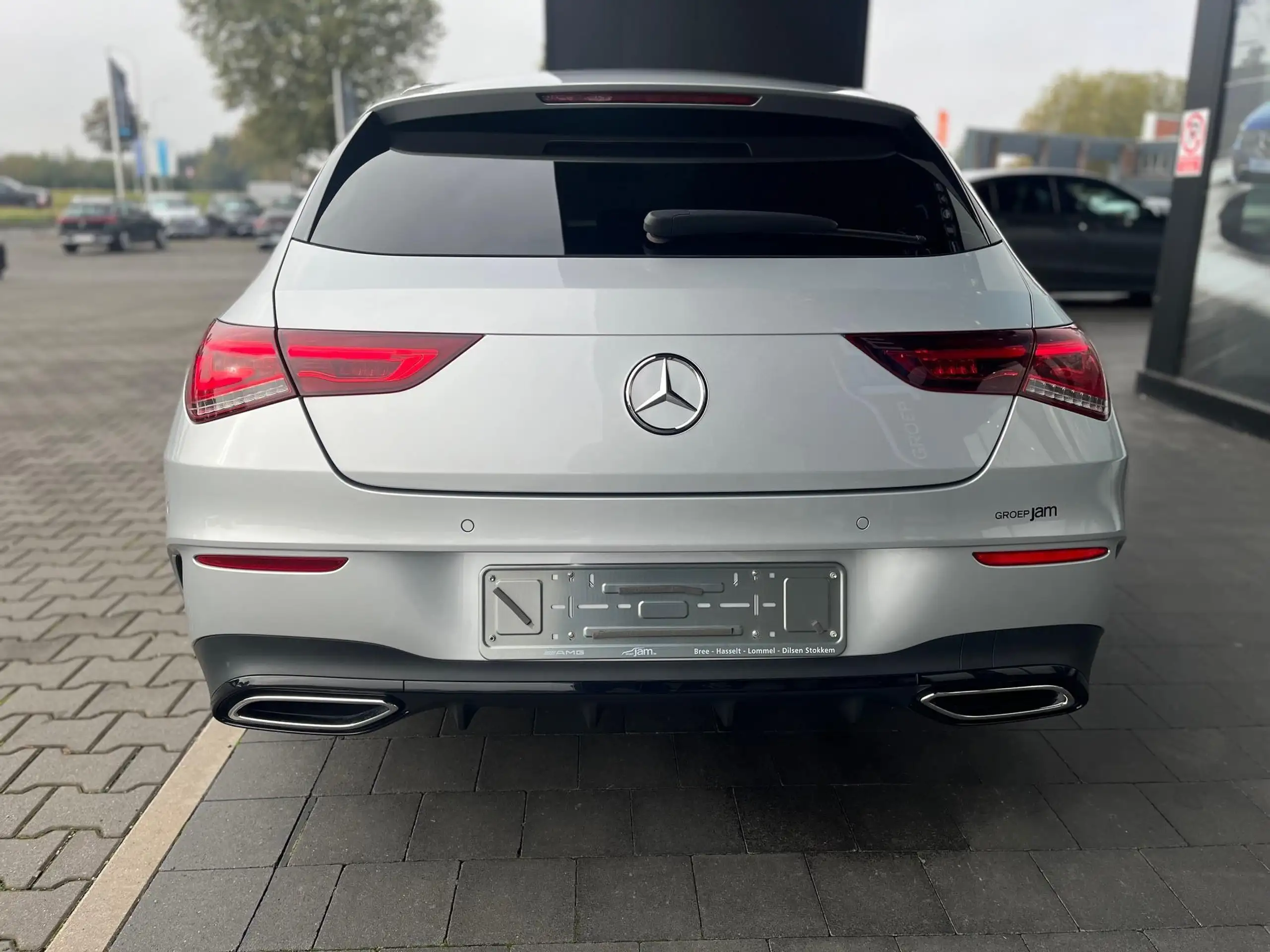 Mercedes-Benz - CLA 200