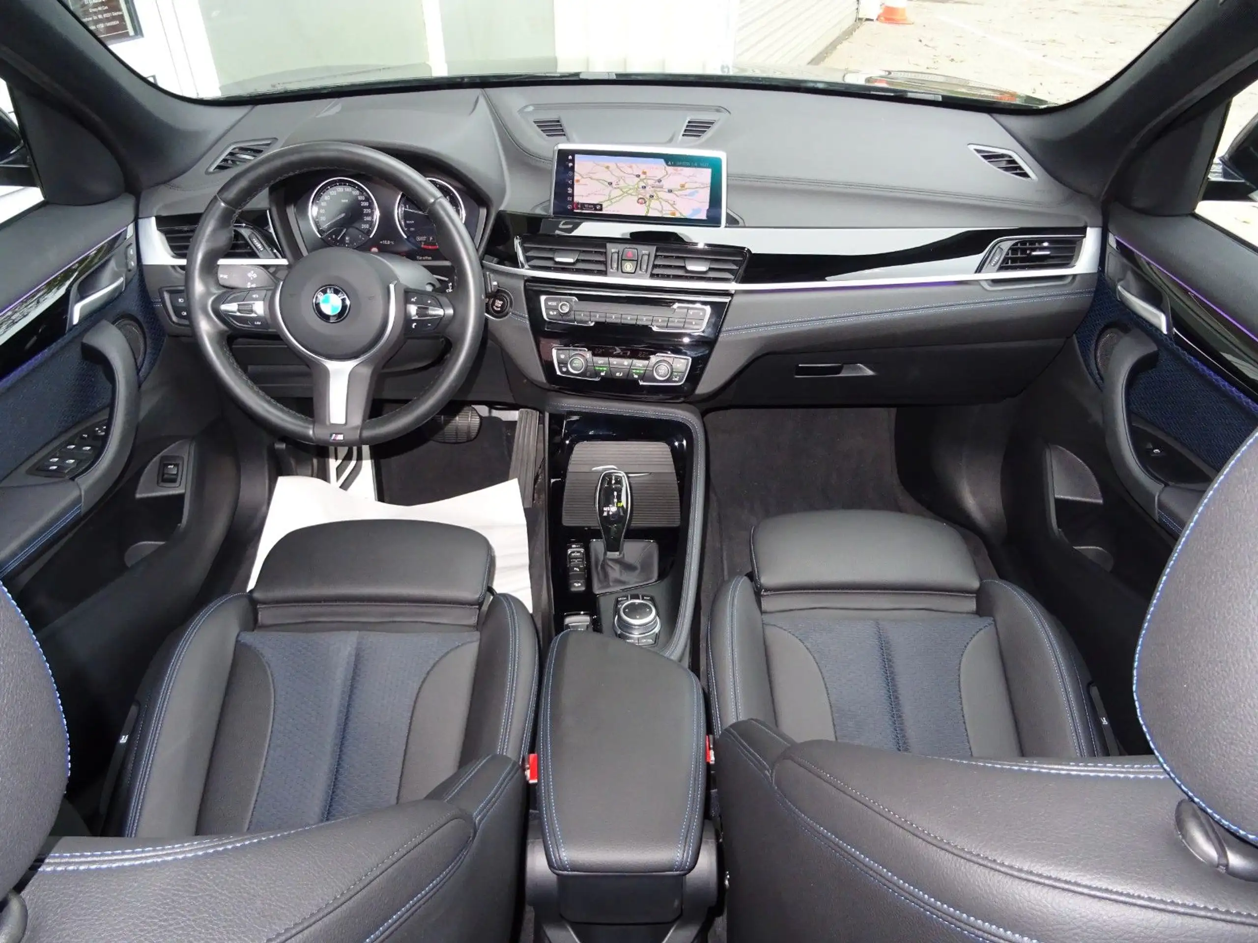 BMW - X1