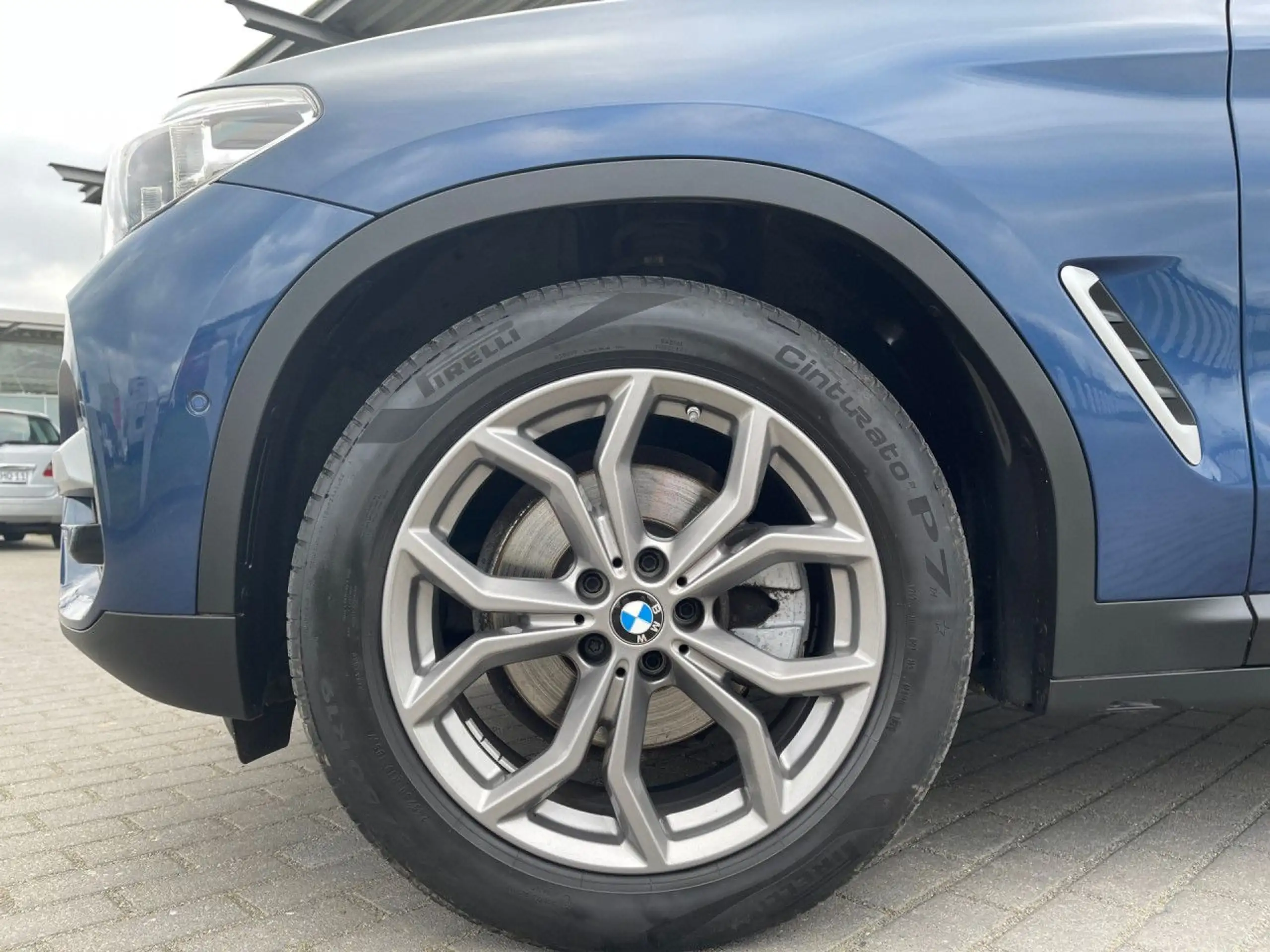 BMW - X3