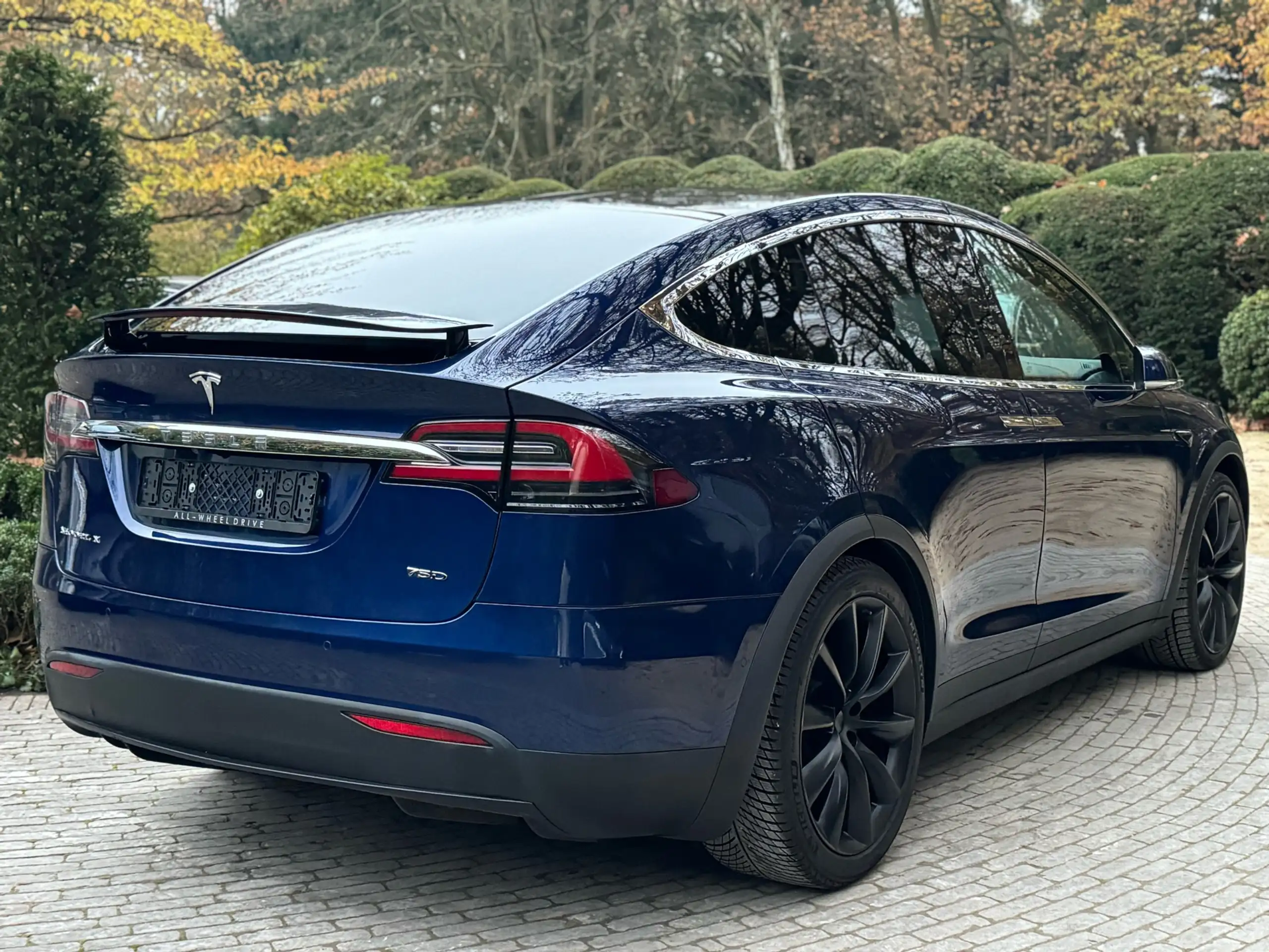 Tesla - Model X