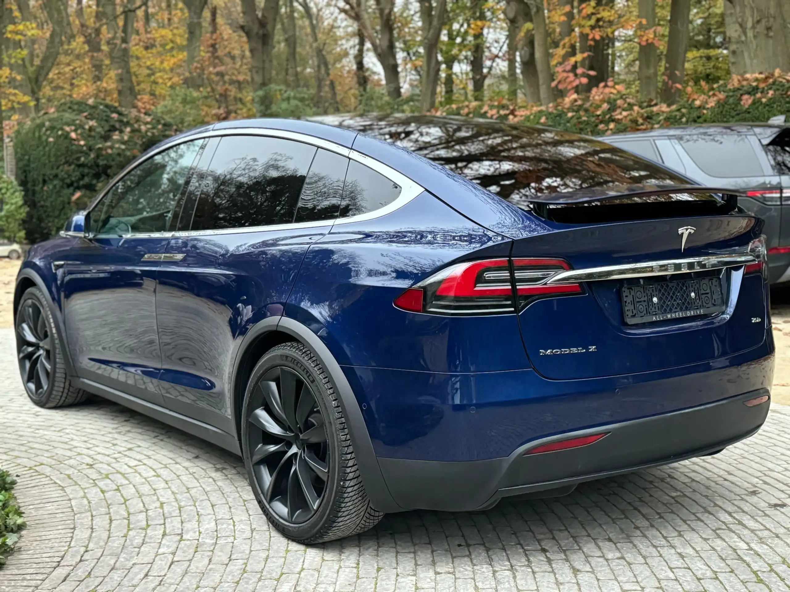 Tesla - Model X