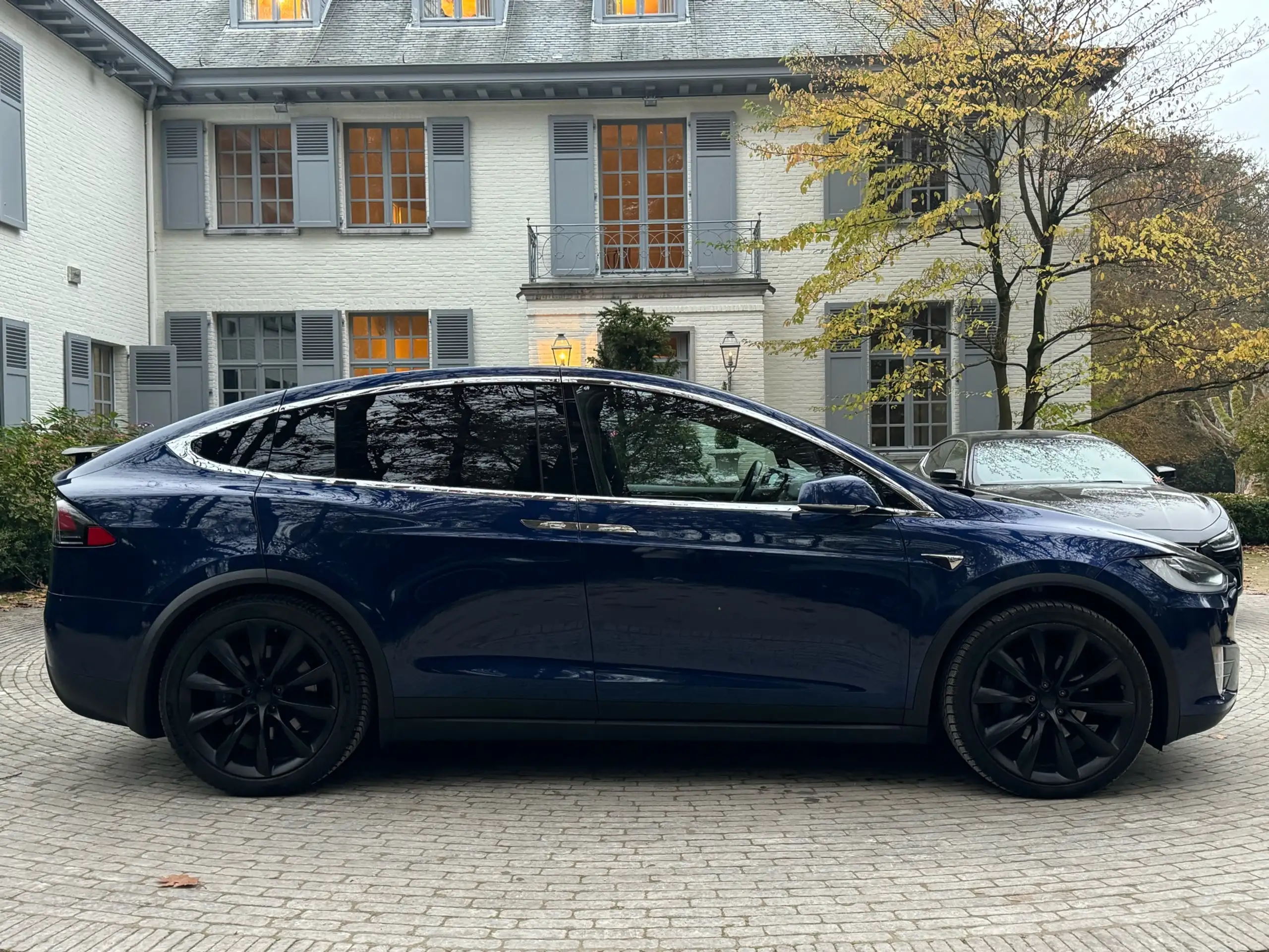 Tesla - Model X