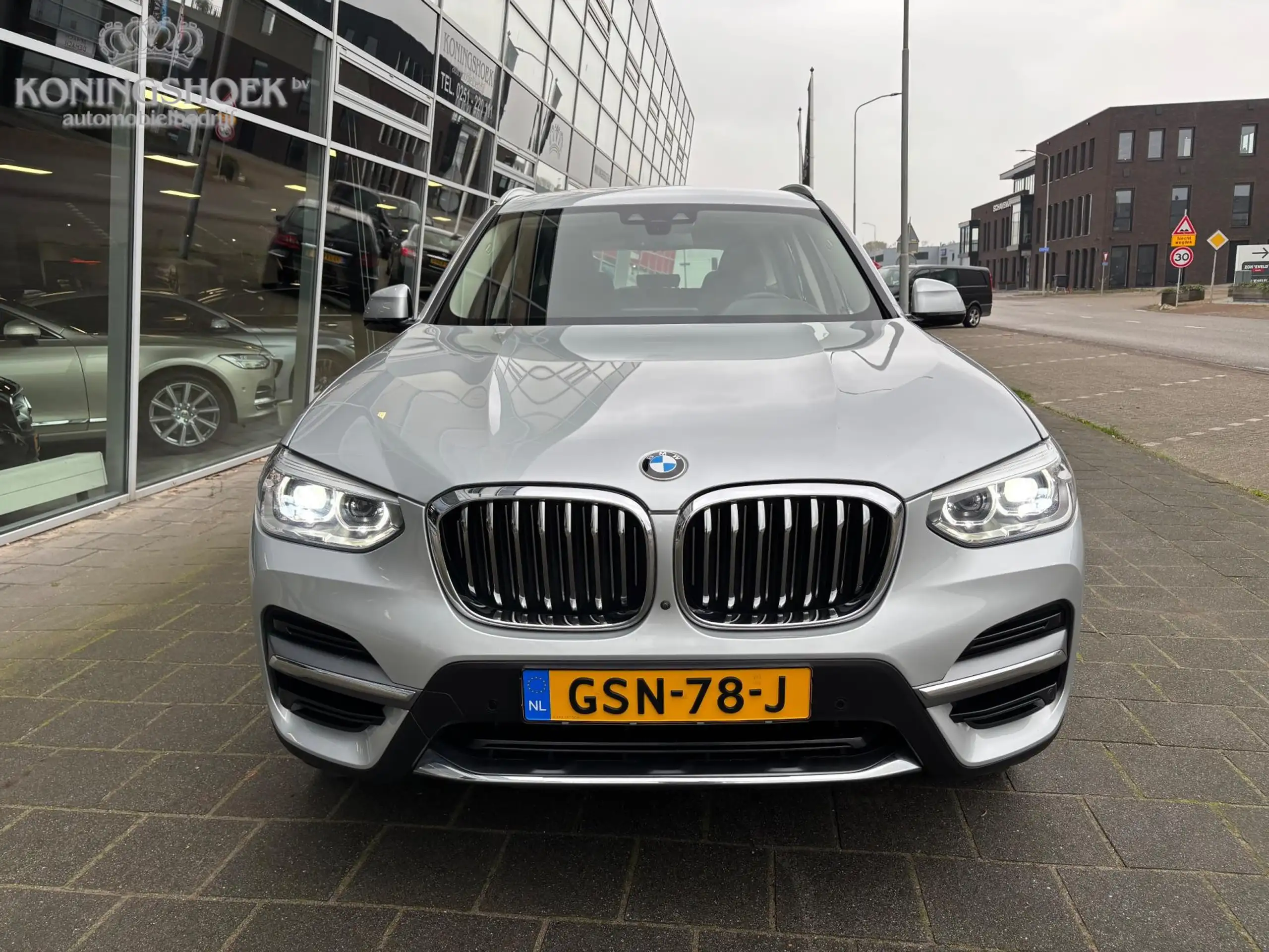 BMW - X3