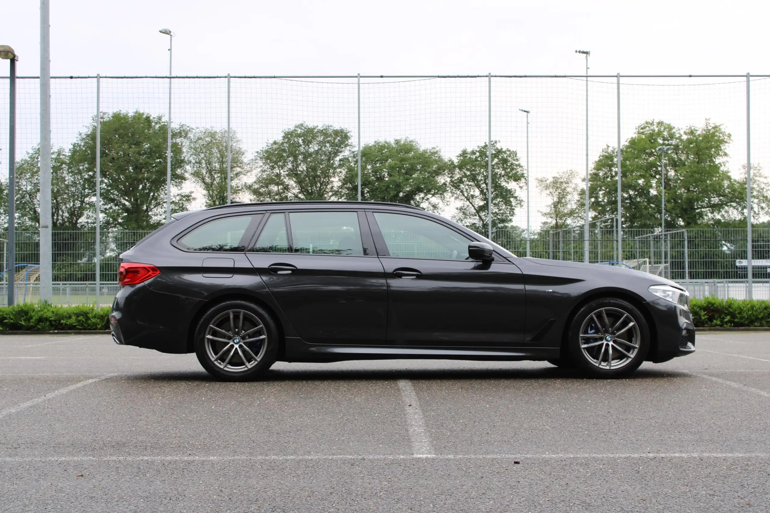 BMW - 530