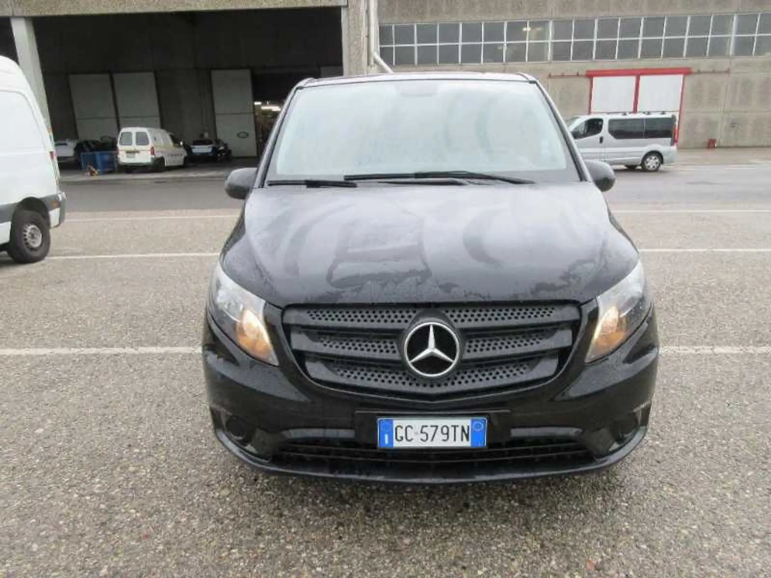 Mercedes-Benz - Vito