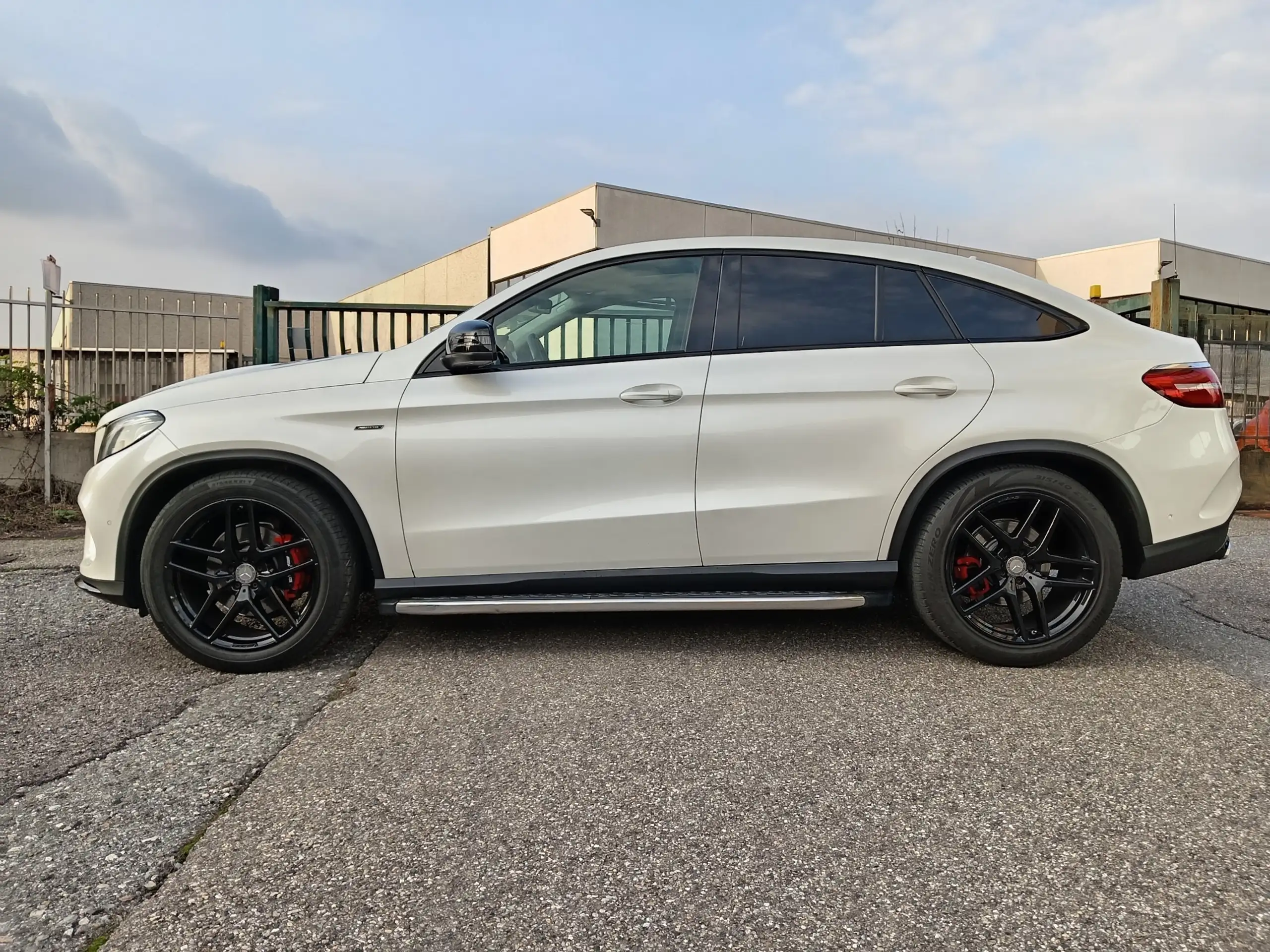 Mercedes-Benz - GLE 350