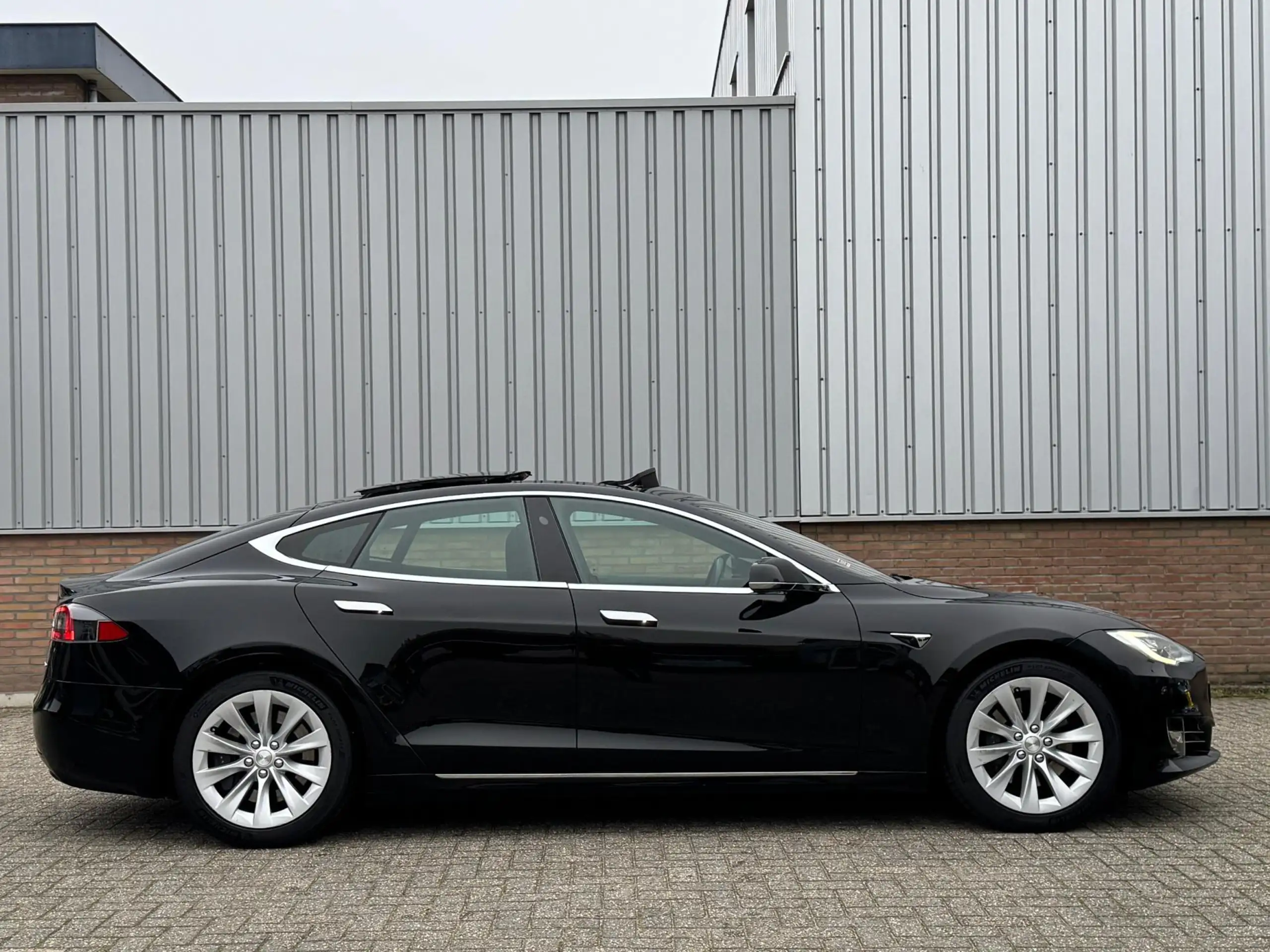 Tesla - Model S