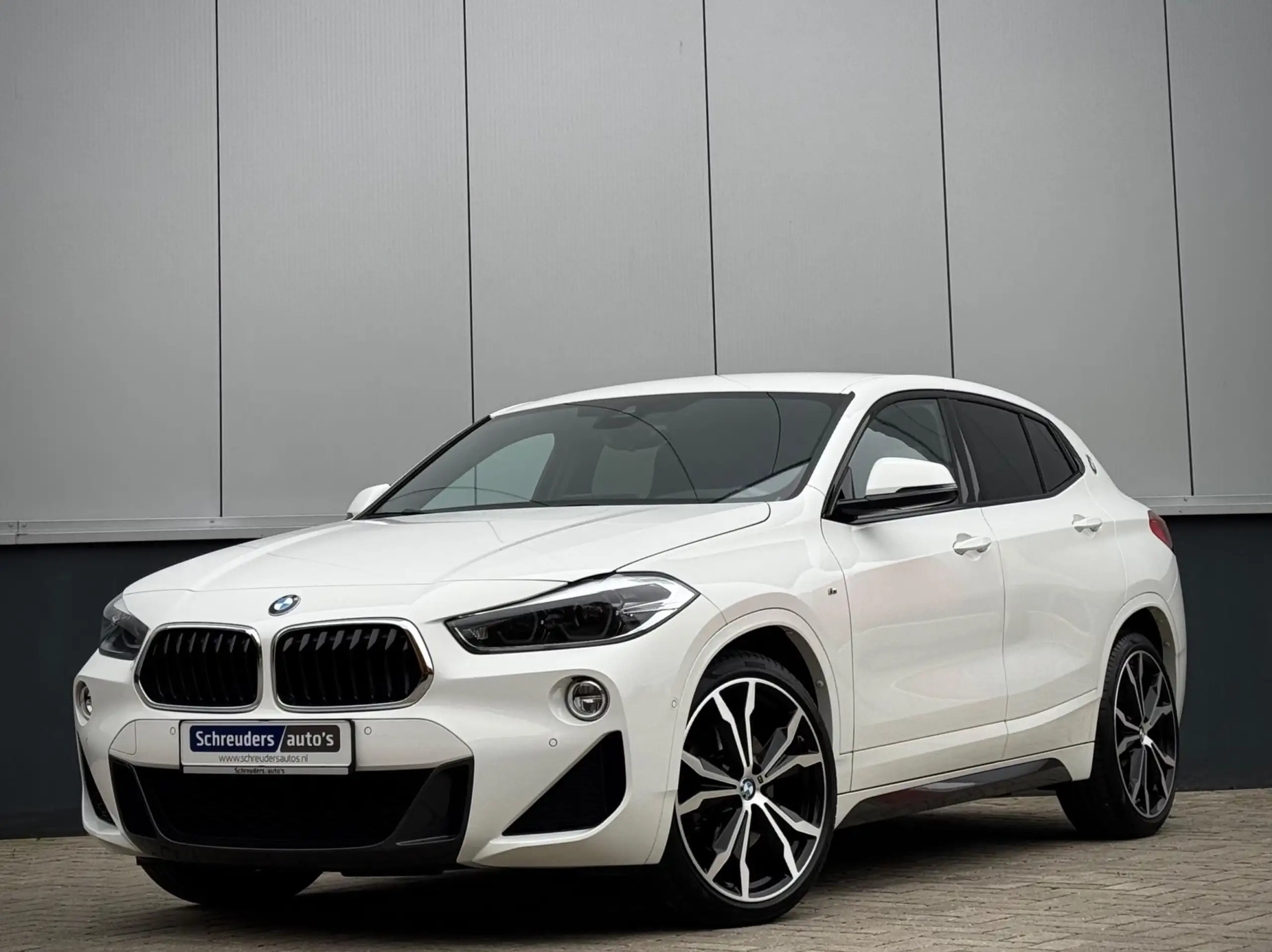 BMW - X2