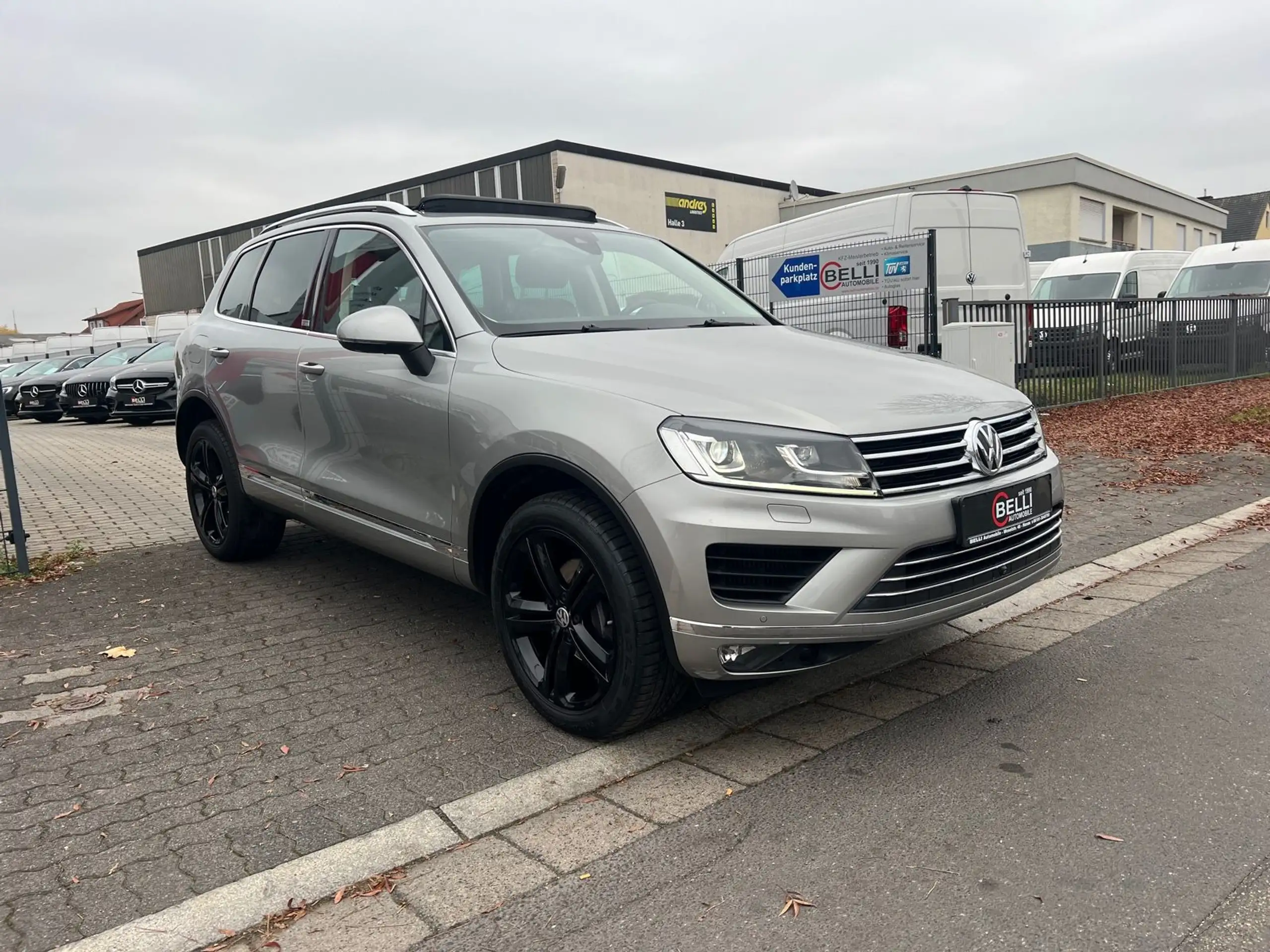 Volkswagen - Touareg