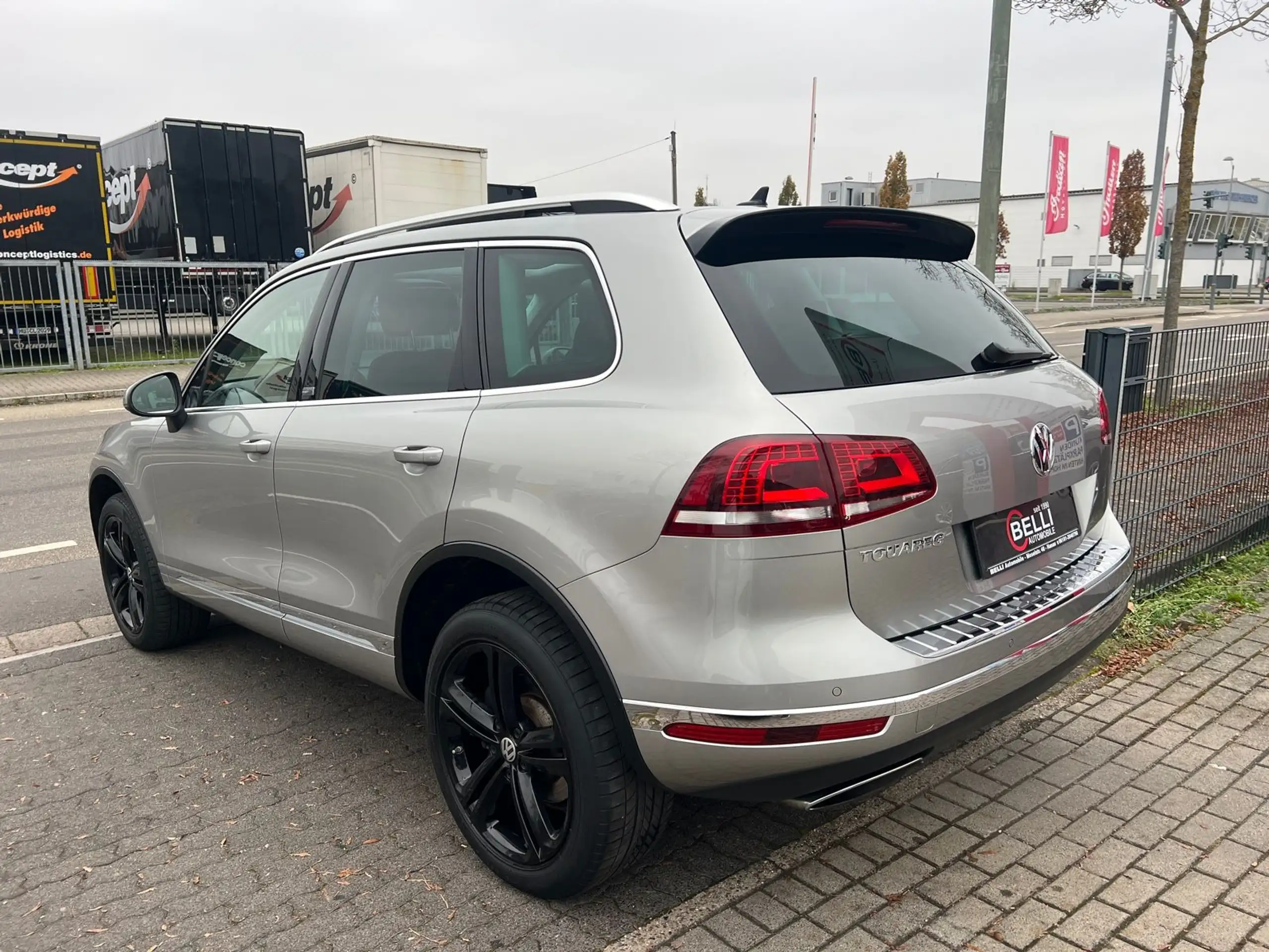 Volkswagen - Touareg