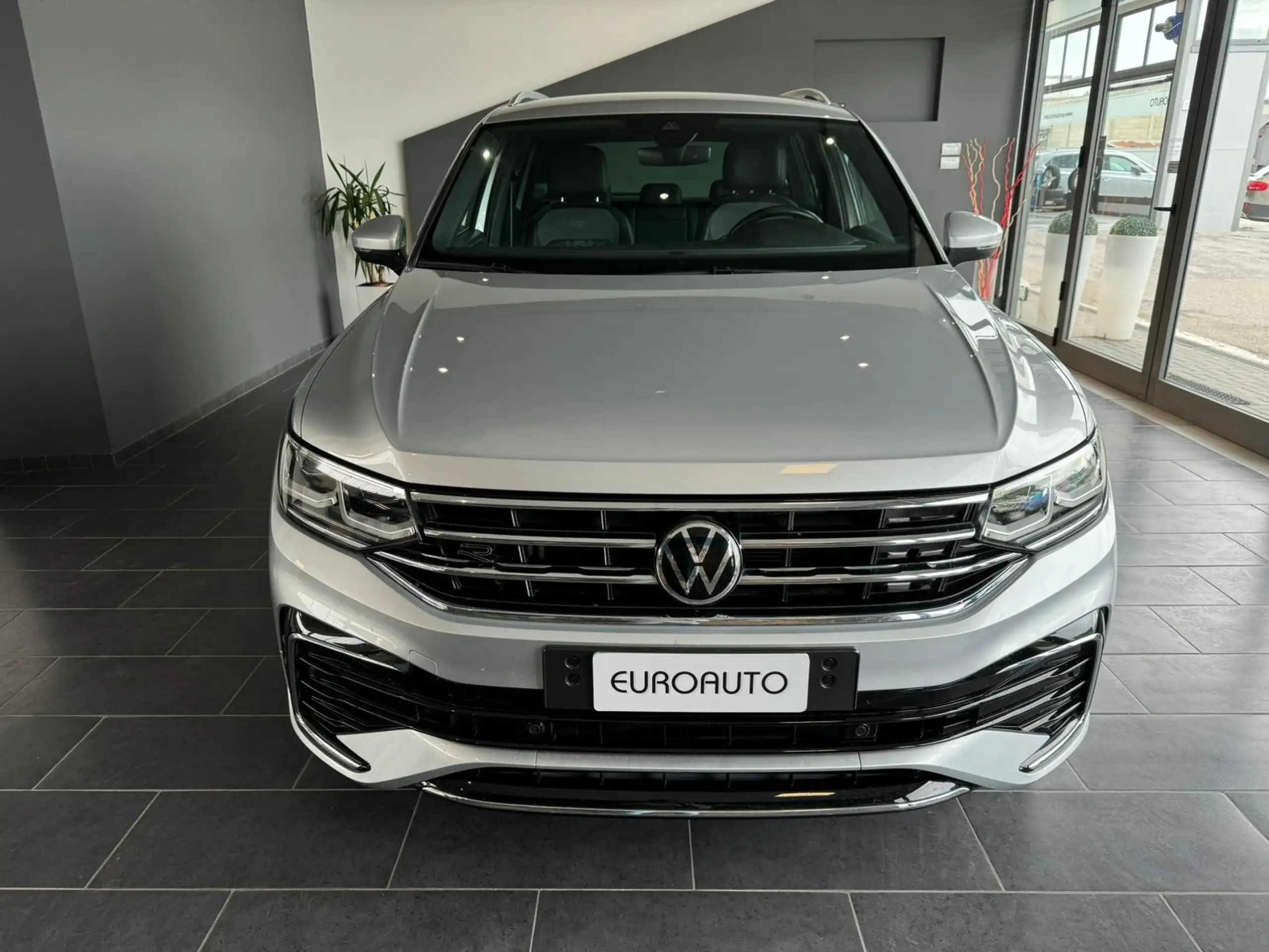 Volkswagen - Tiguan