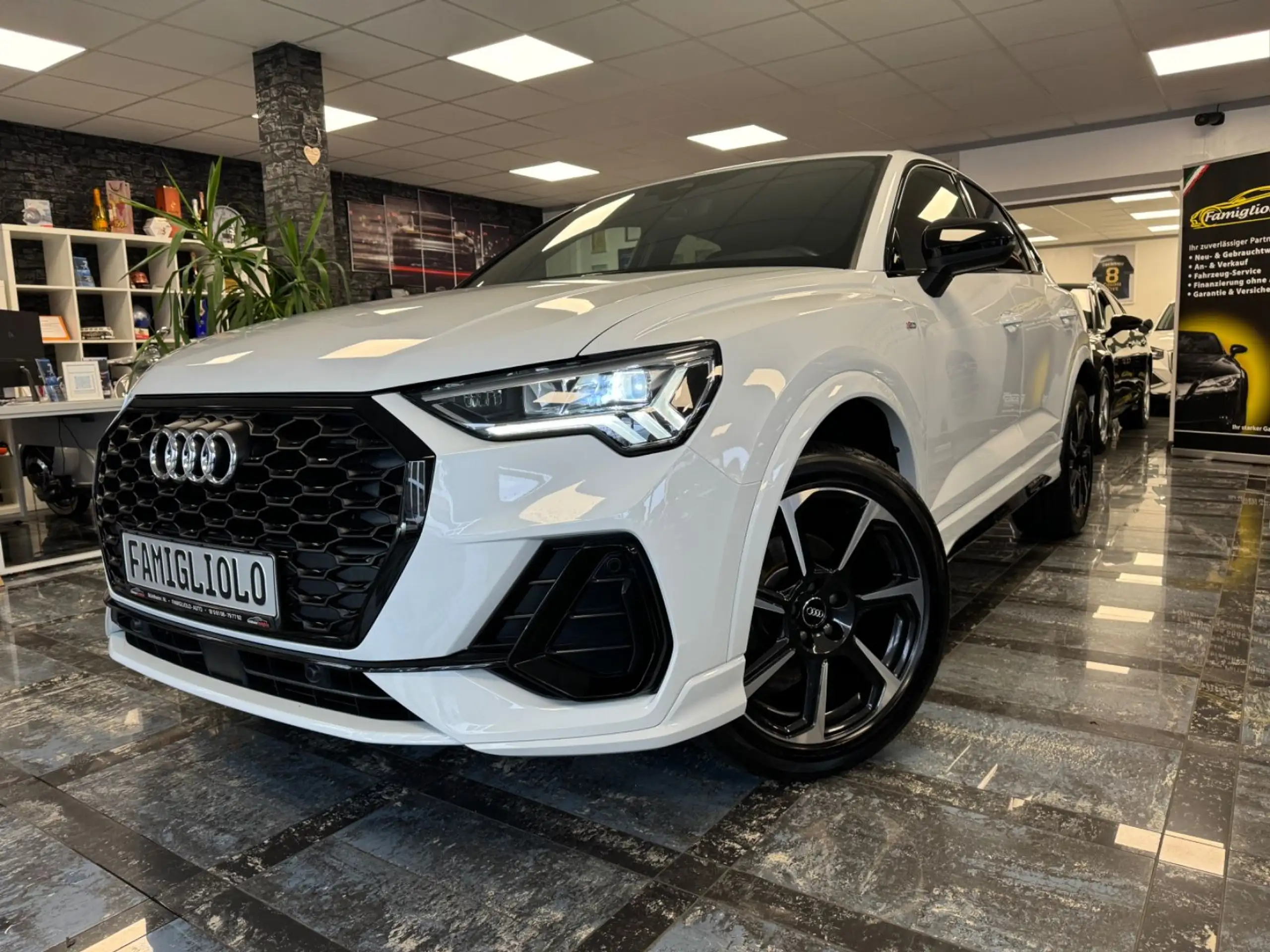 Audi - Q3