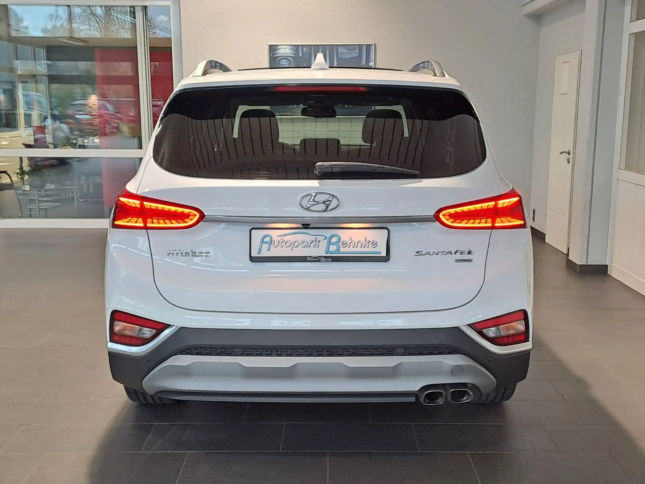 Hyundai - SANTA FE