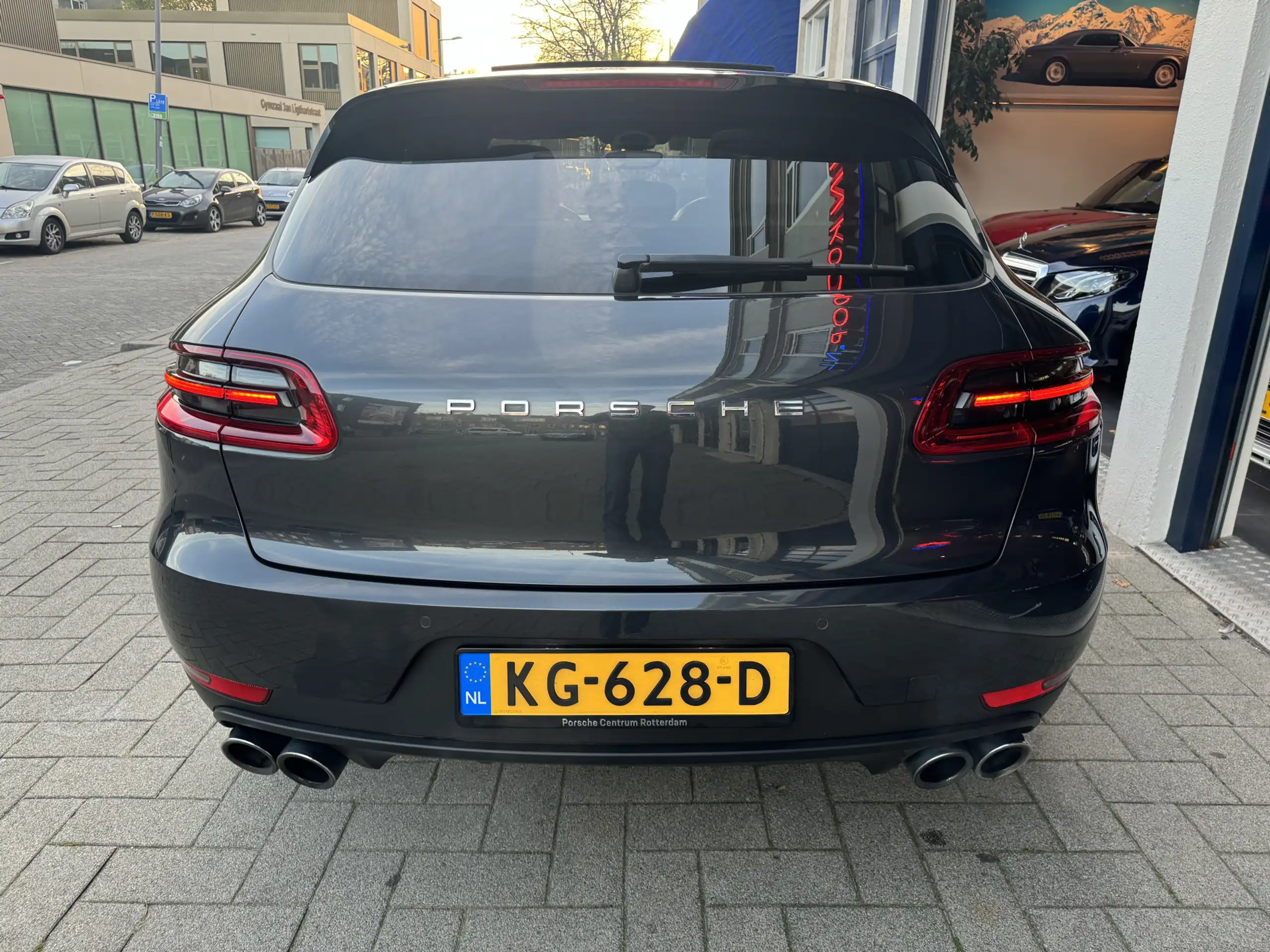 Porsche - Macan