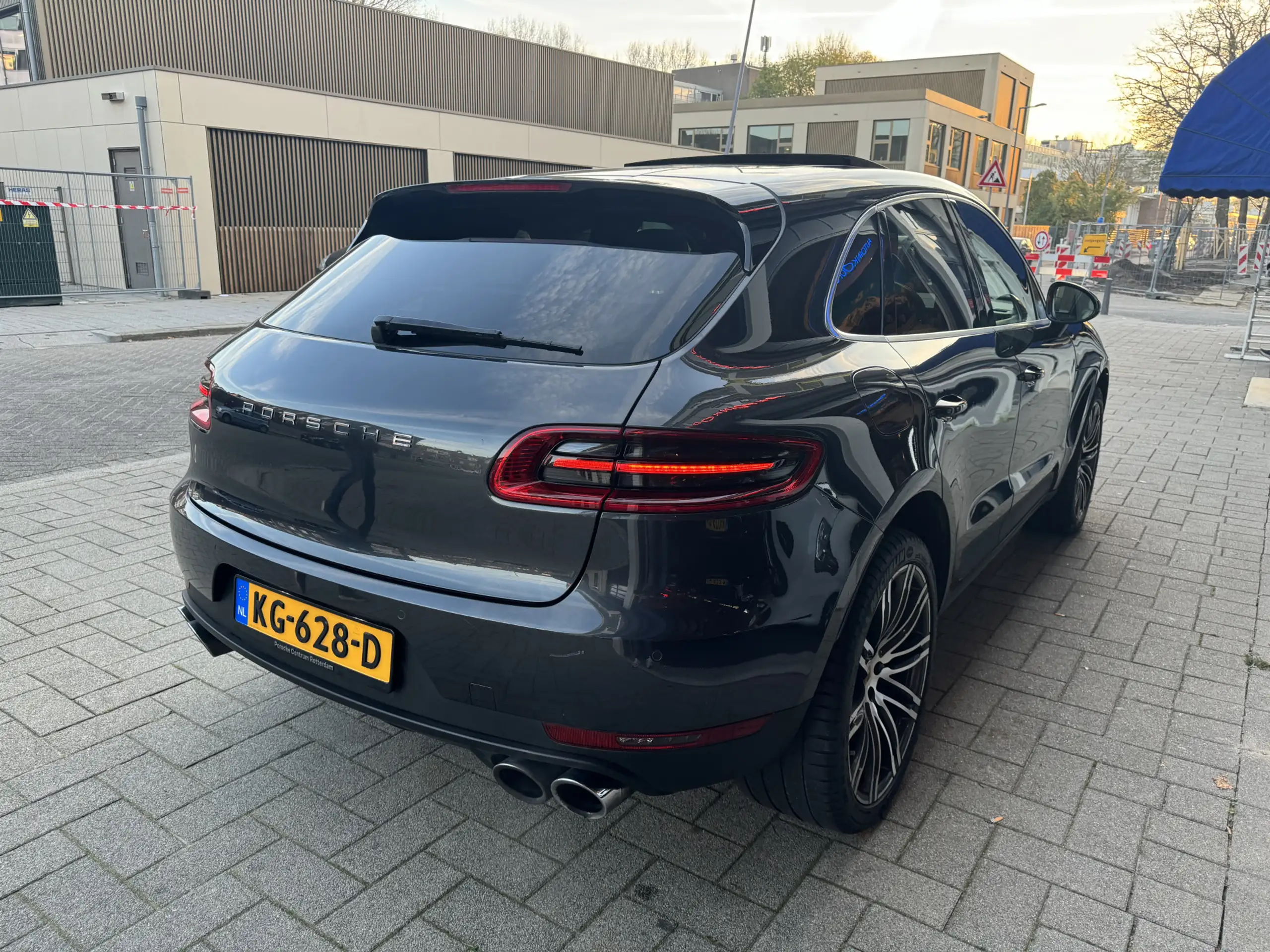 Porsche - Macan