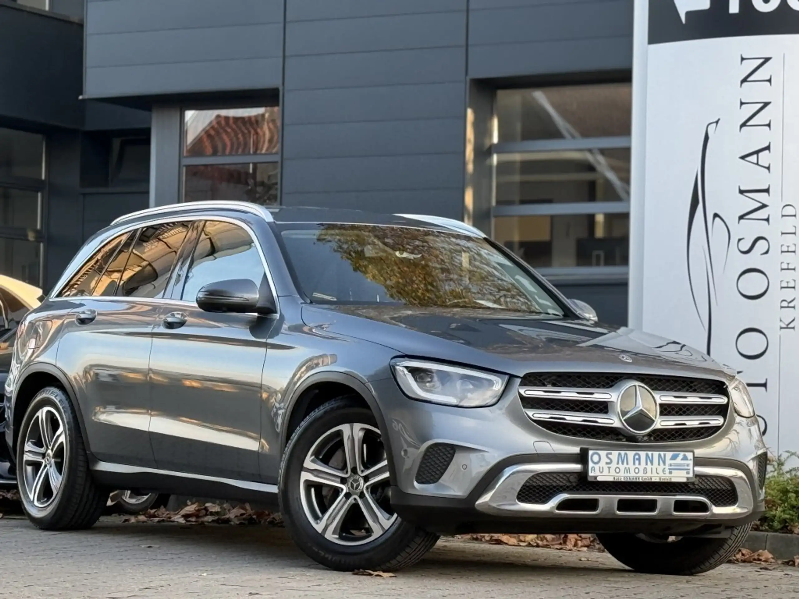 Mercedes-Benz - GLC 300