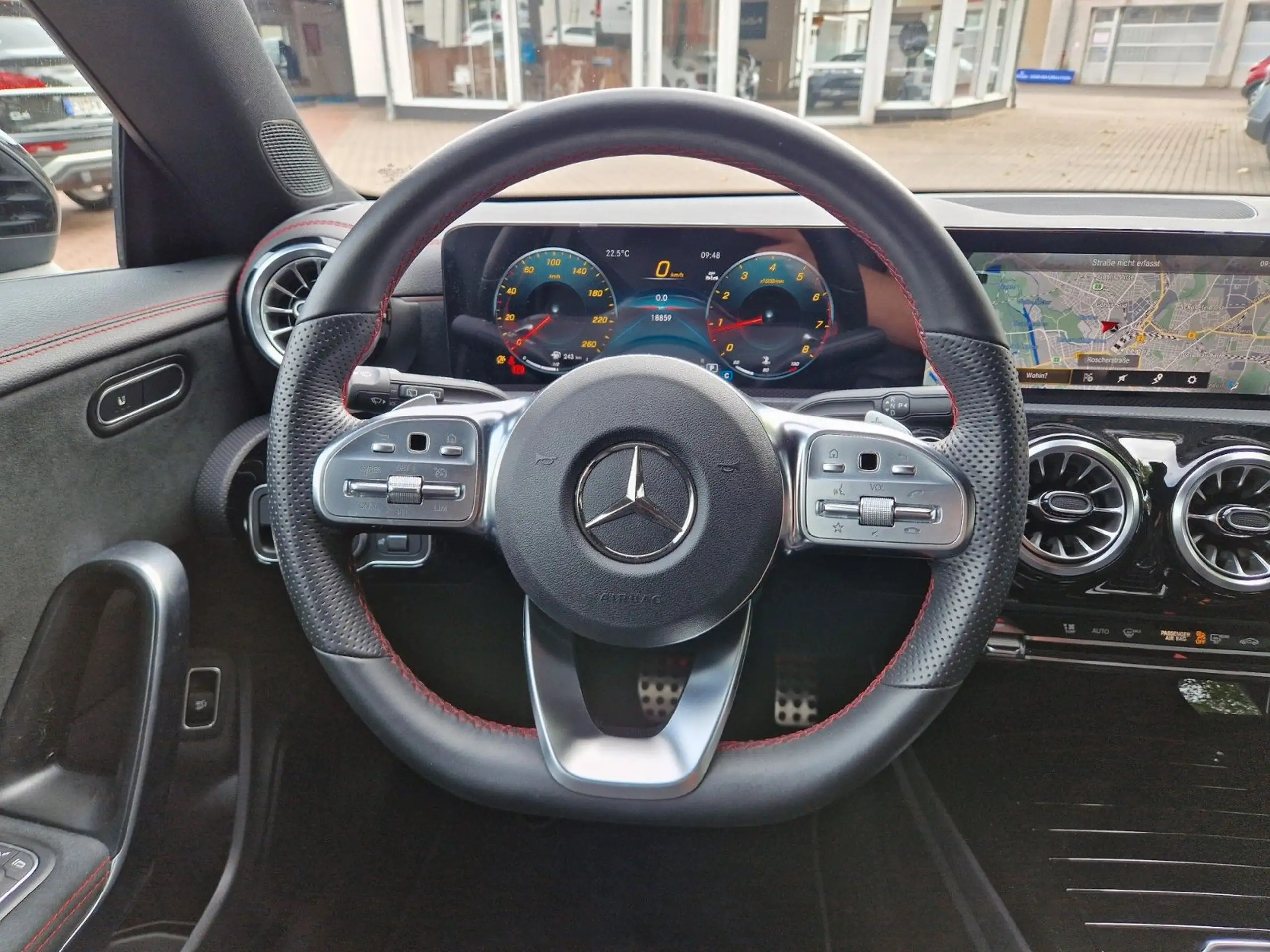 Mercedes-Benz - CLA 200